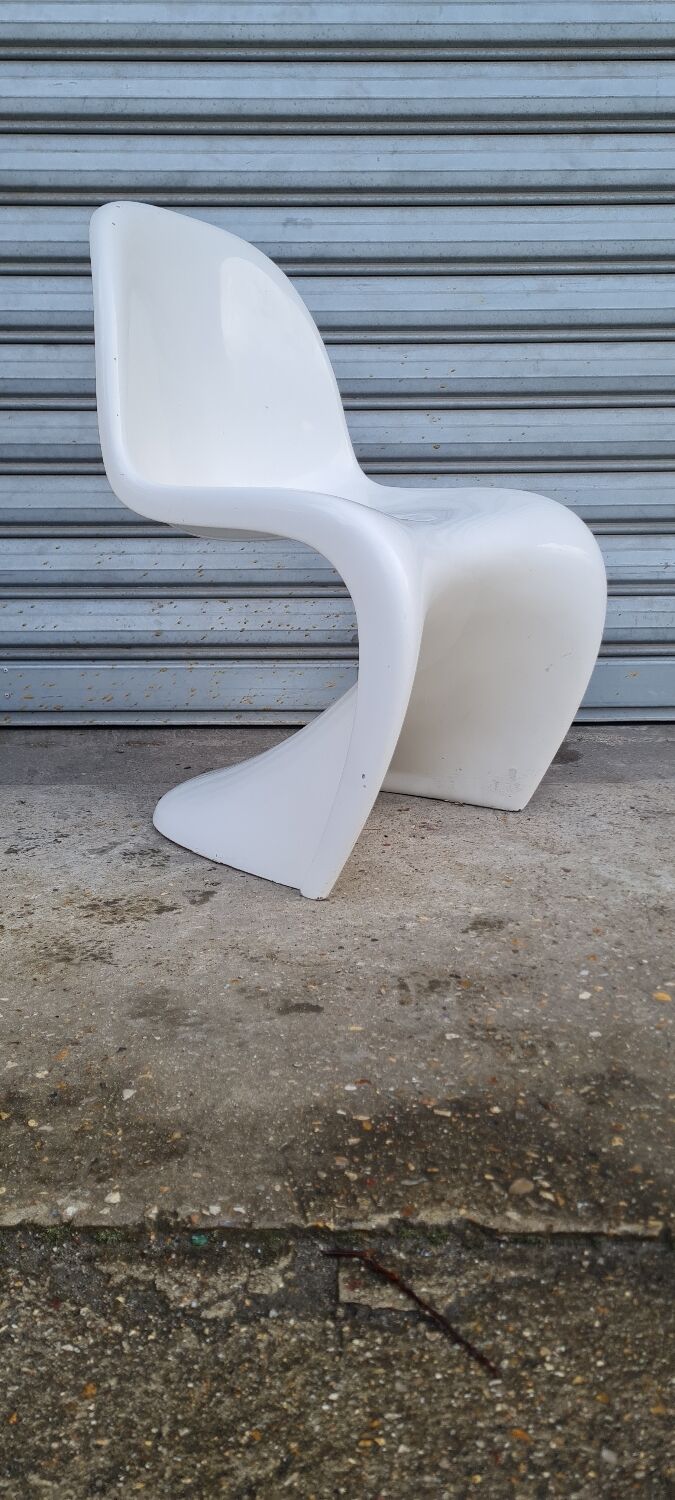 Fiberglass chair from the 70s