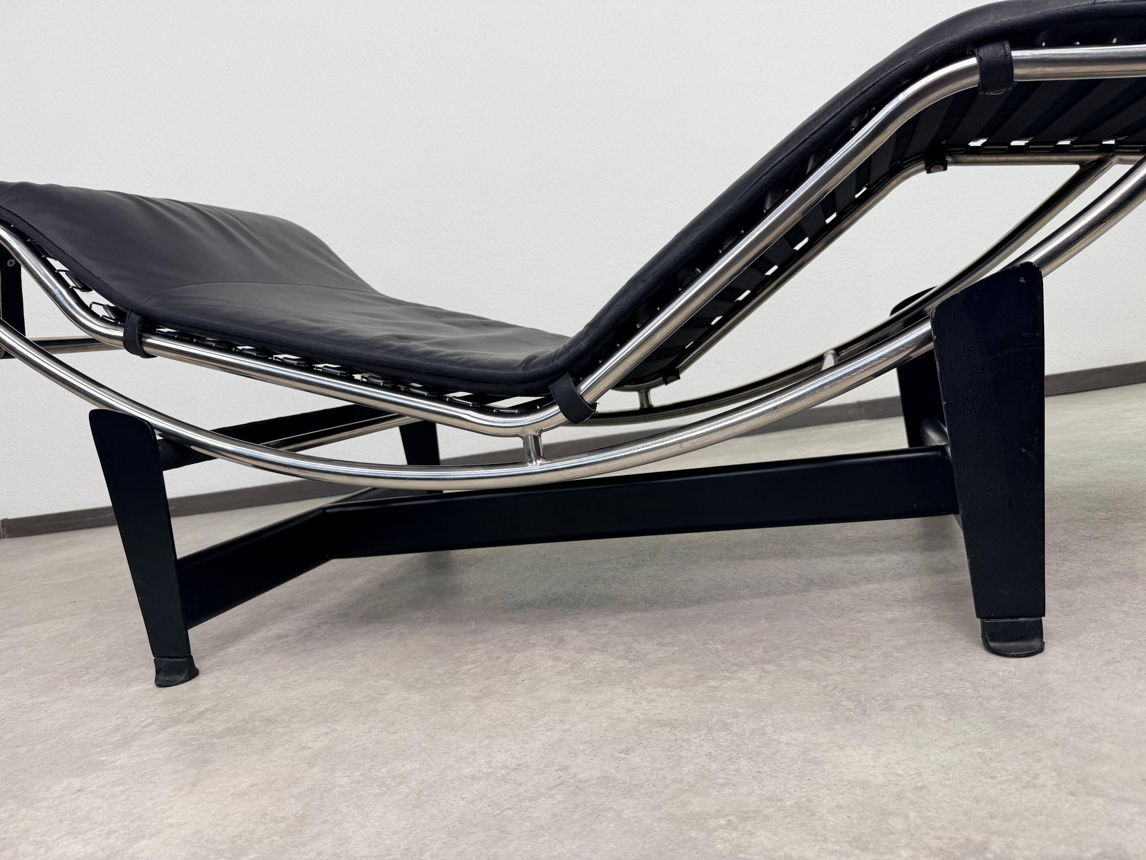 Vintage LC4 Chaise Longue by Le Corbusier in black leather