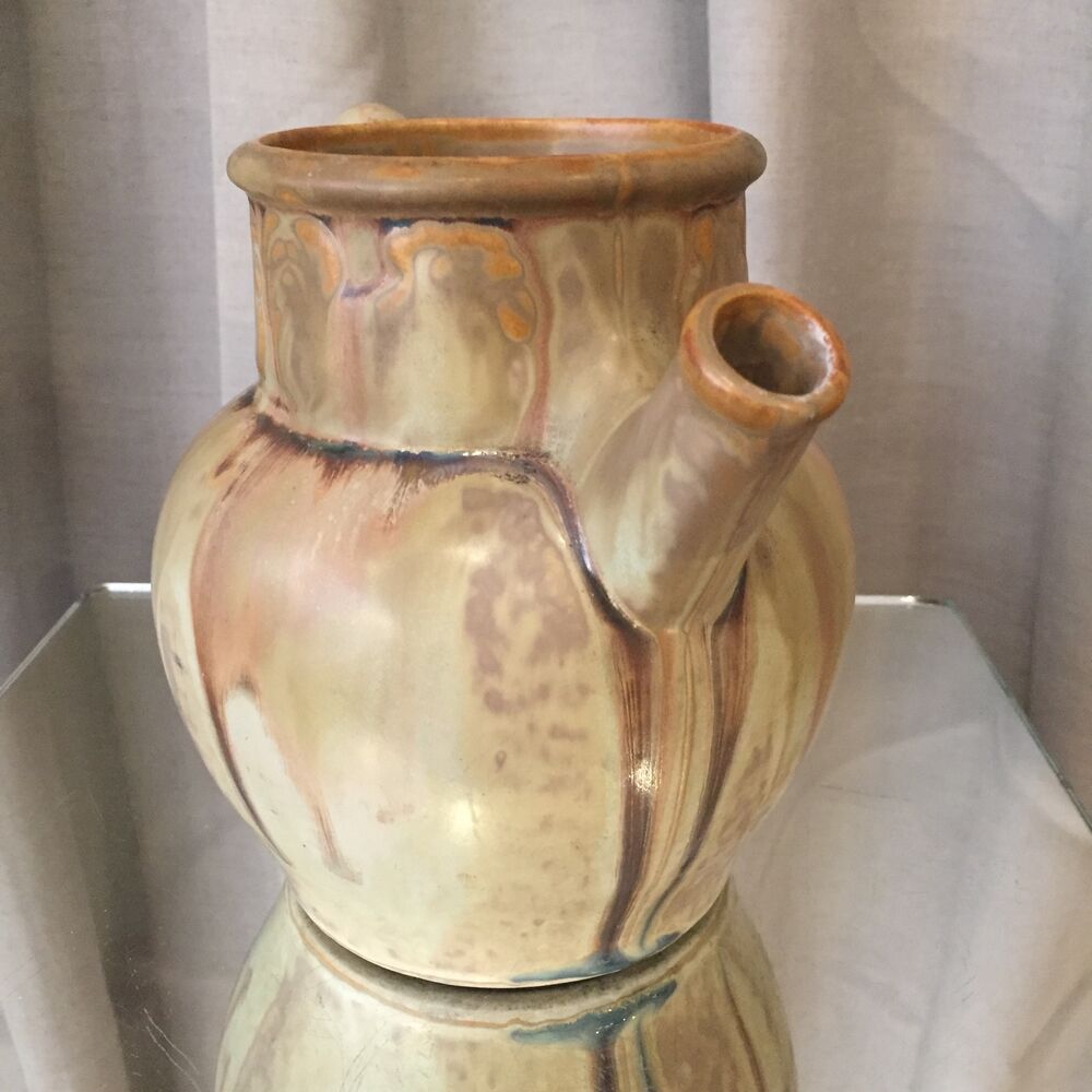 Pitcher with roosters in sandstone from the denbac manufacture