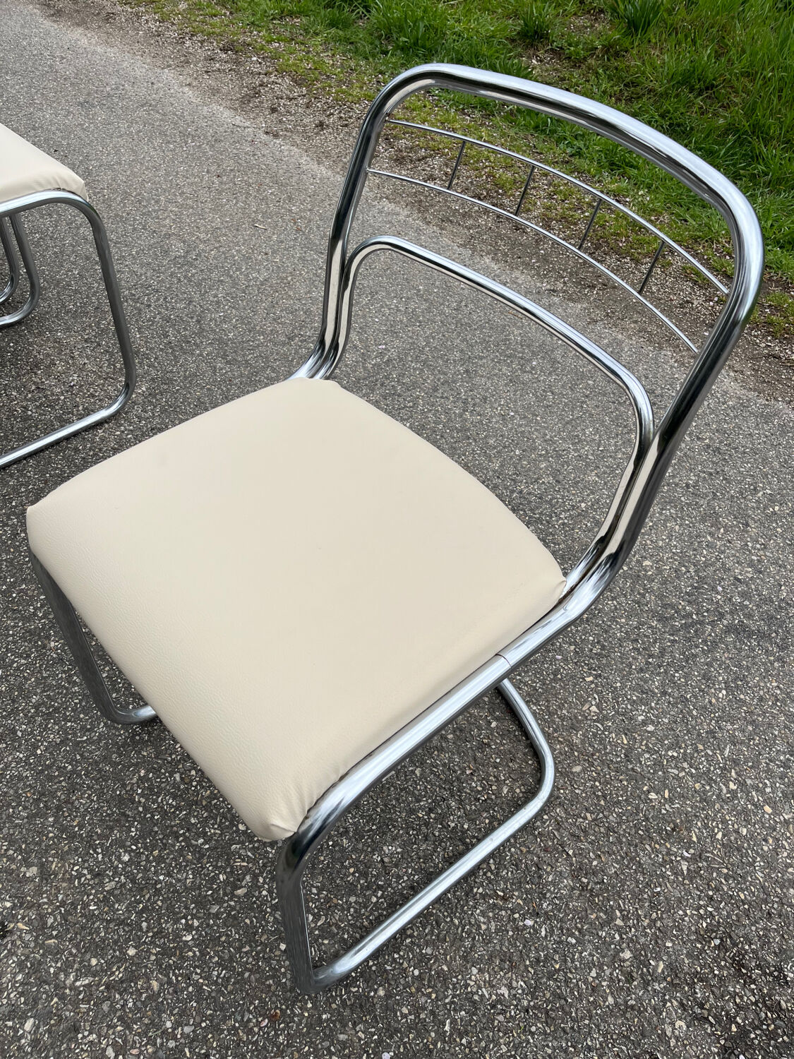 Circa chrome chairs year 1960