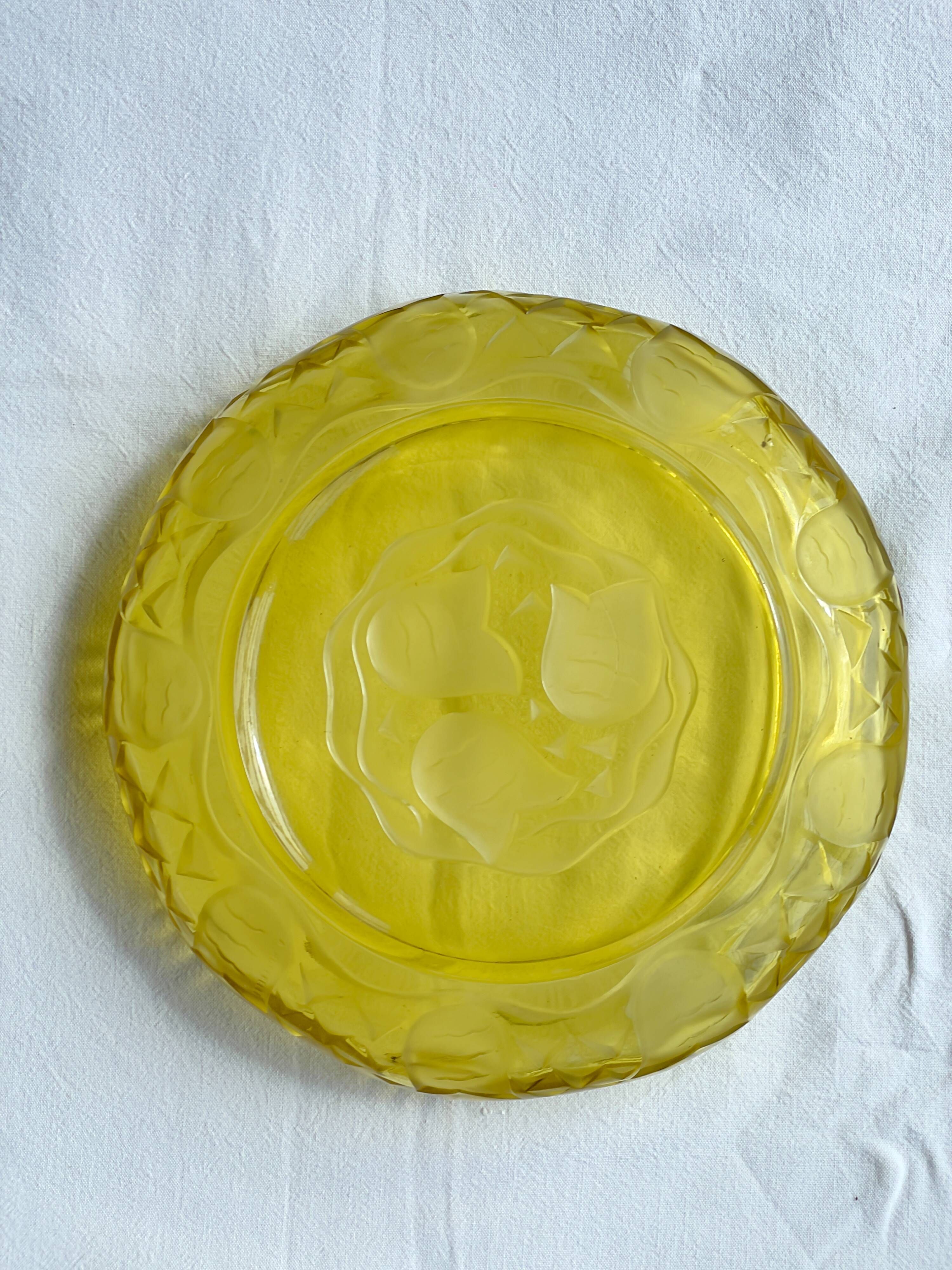 Rare Art Deco salad bowl by André Hunebelle in yellow molded pressed glass