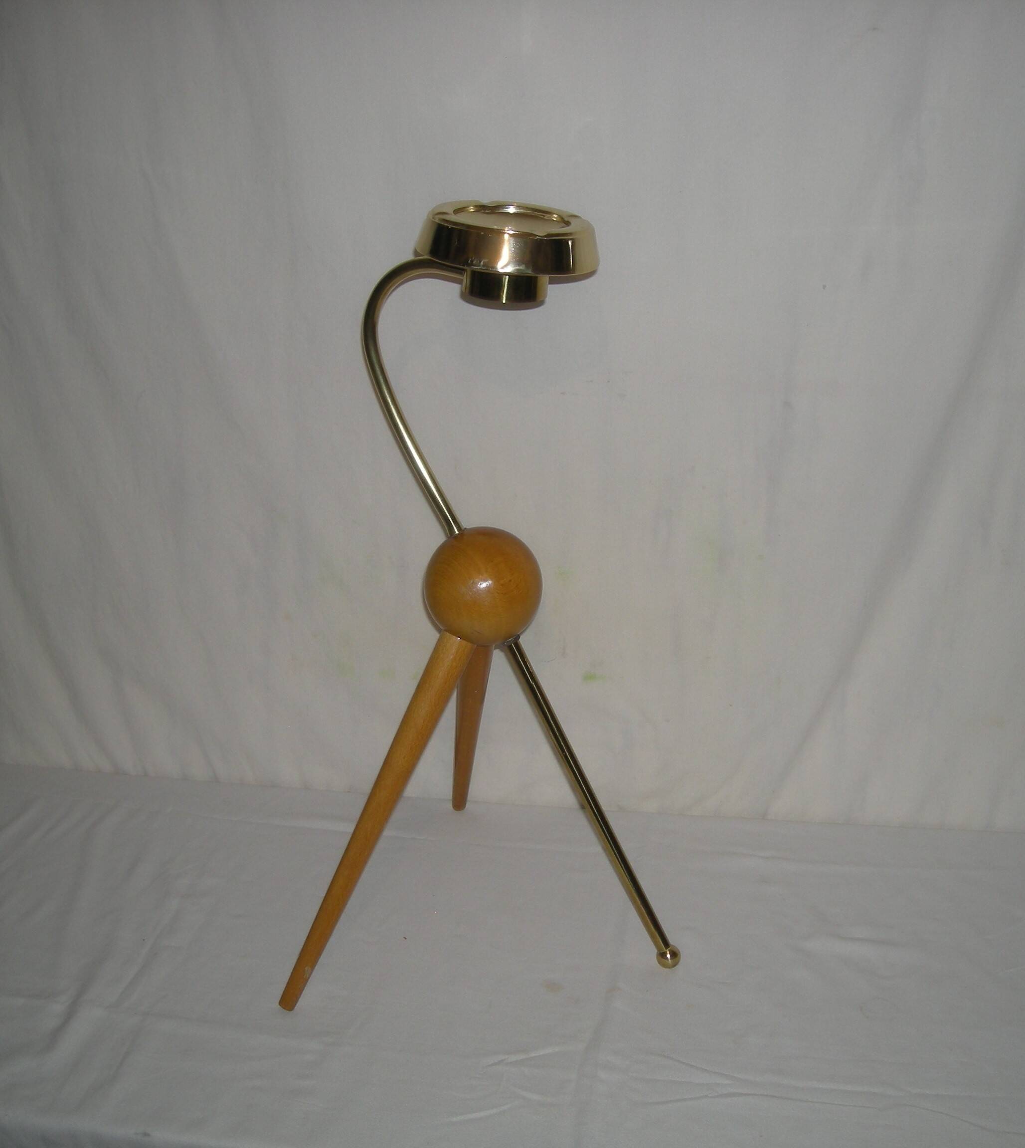 Cendrier sur pied  tripode de style italien des années 50