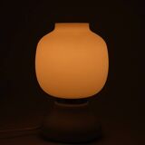 Lampe en bois et verre opalin