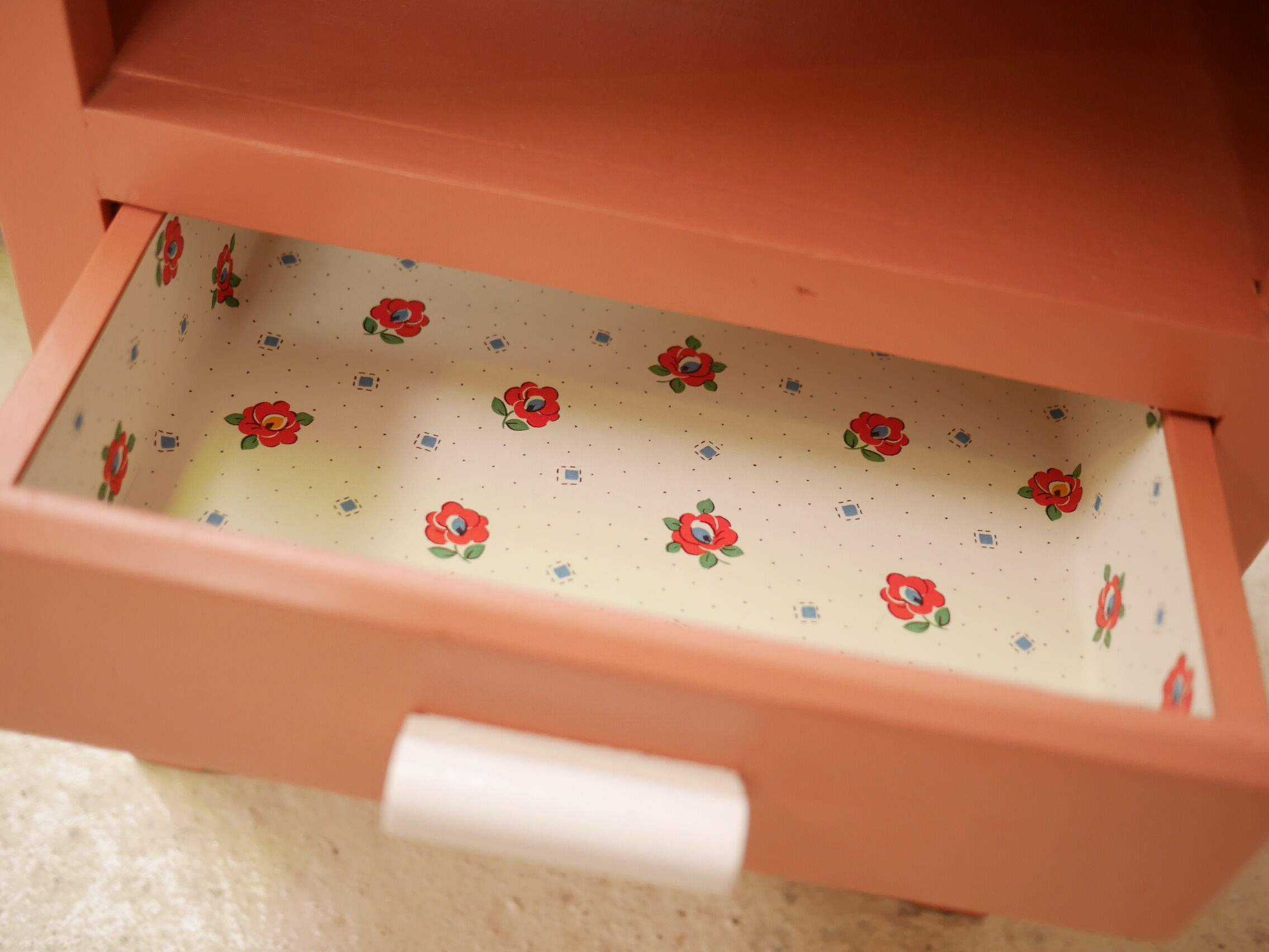 Pink vintage Faham bedside table