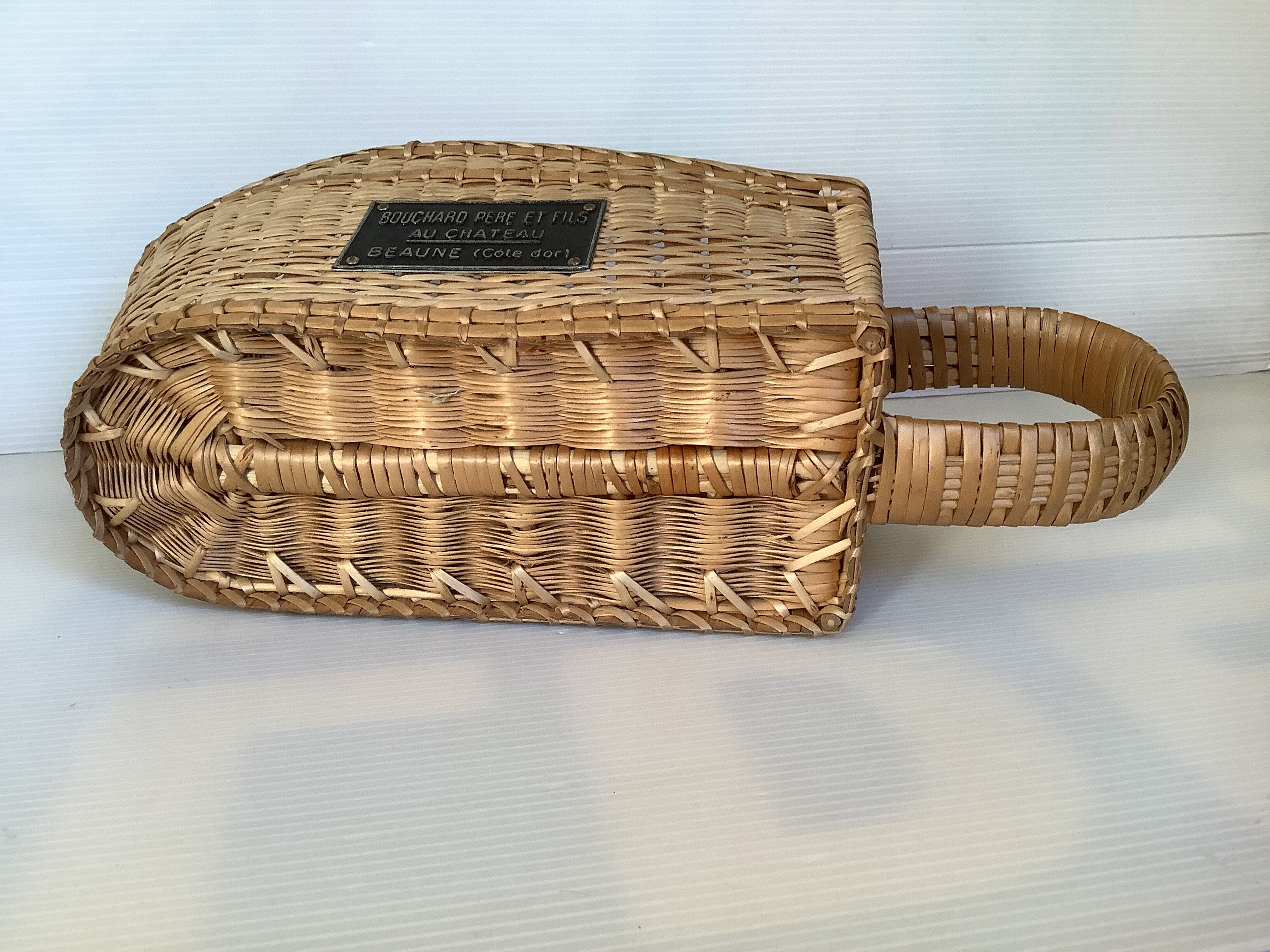 Wicker rattan bottle holder Bouchard Beaune côte d'or