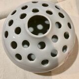 Pique fleurs en porcelaine de Limoges Claude Brachel.