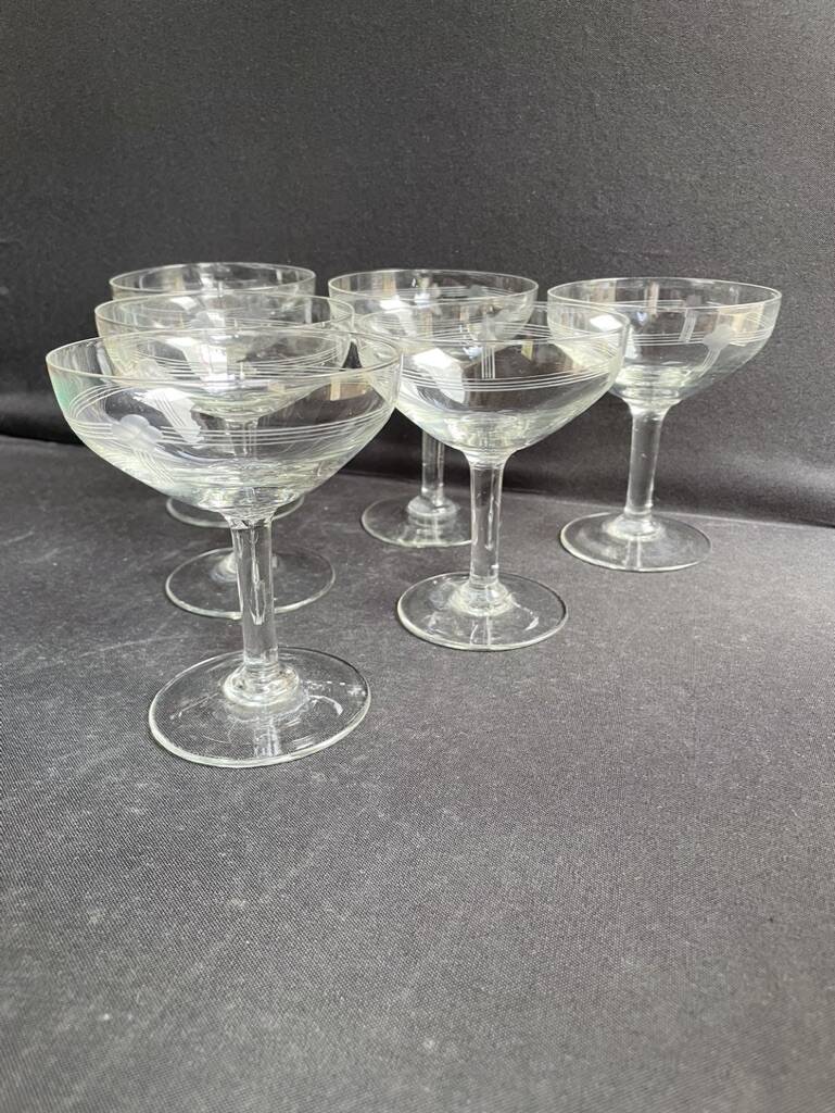 6 engraved crystal champagne glasses – Art Deco