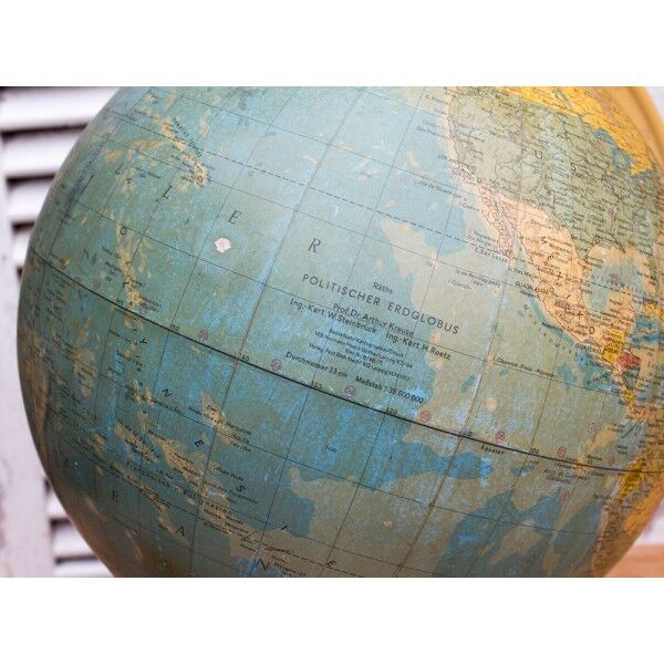 Terrestrial globe from 1971