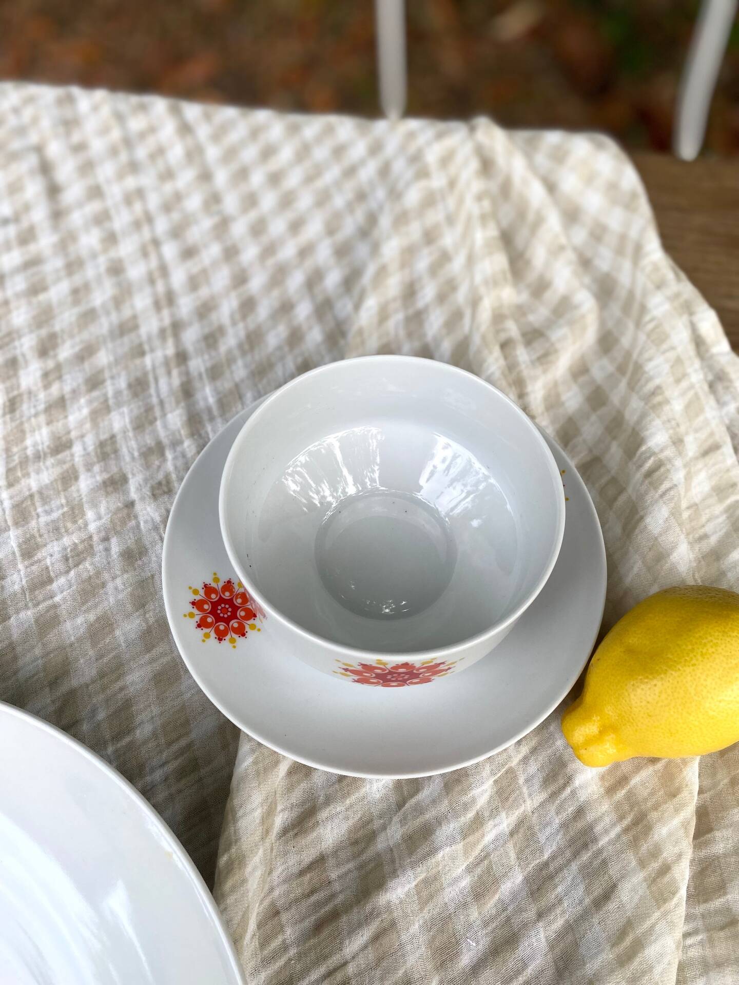 Hollow round plate duo and gravy boat in Winterling porcelain, 1970.