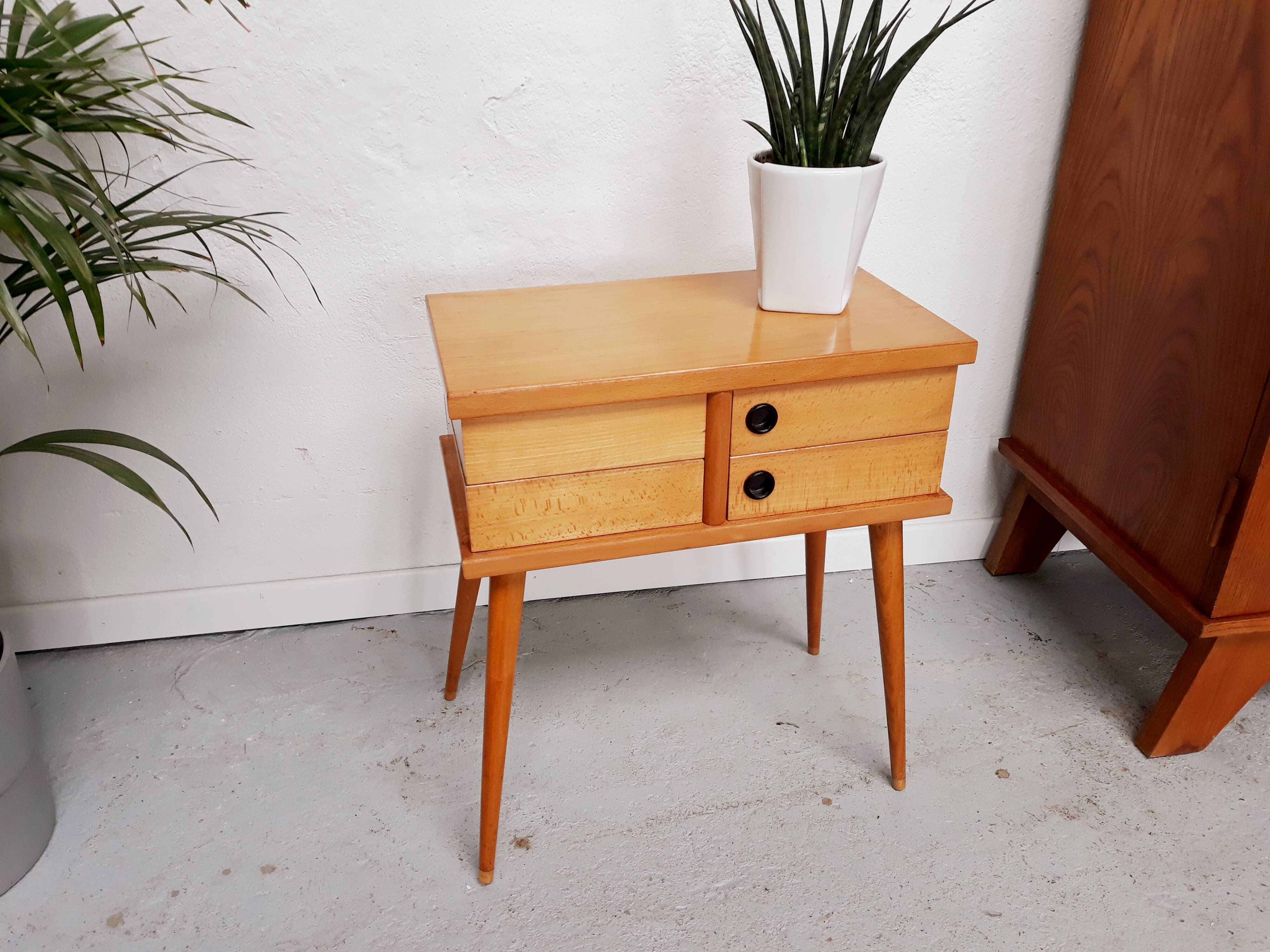 Vintage compass feet sewing worker