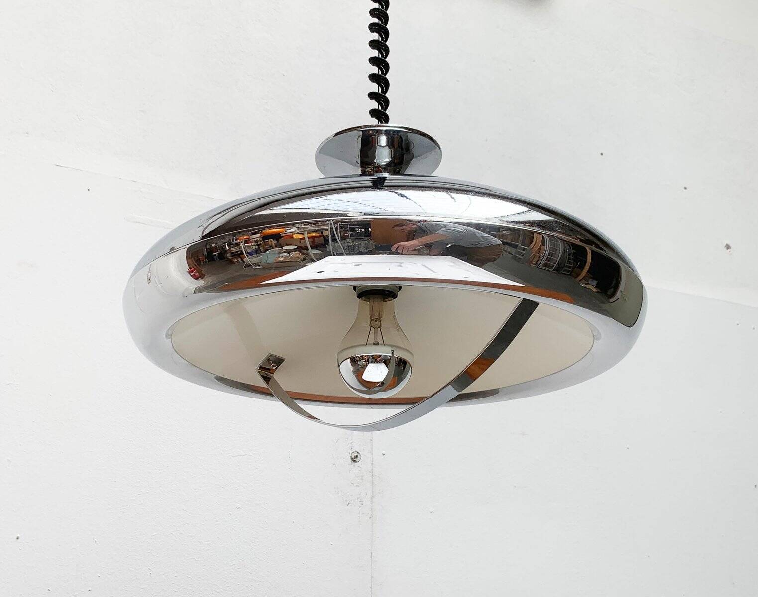 Suspension Ufo Space Age italienne du milieu du siècle