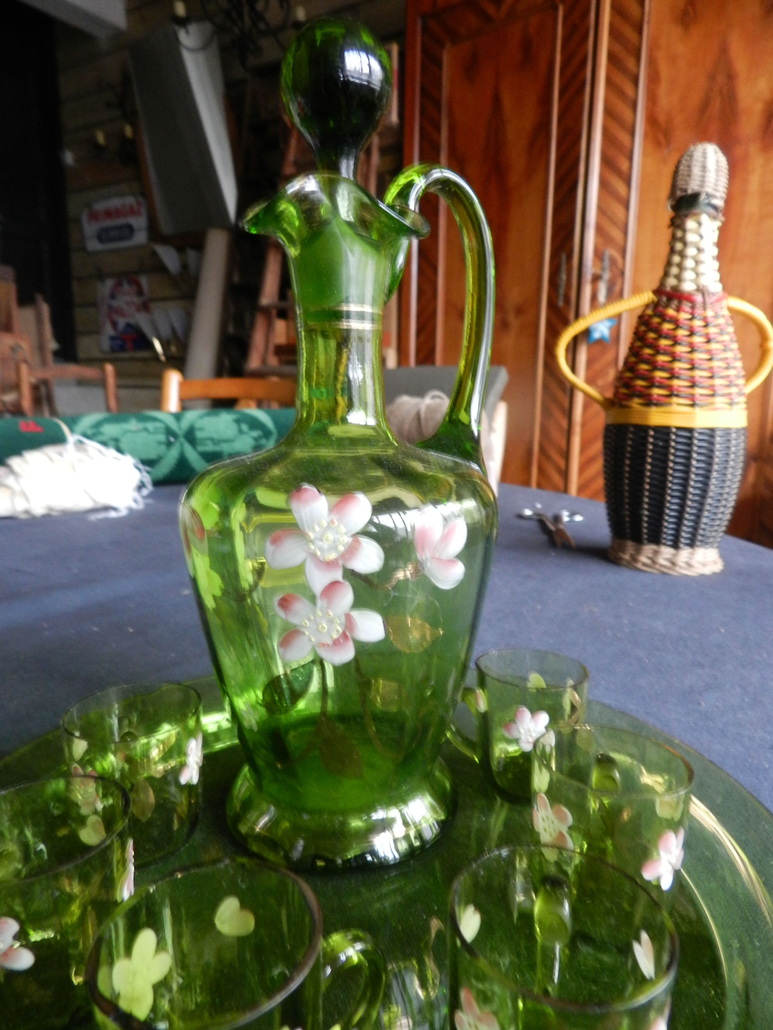 Georges Sand liquor service