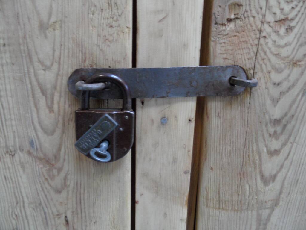 Armoire industrielle à deux portes des années 1950