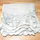 Nappe carré vintage en toile beige brodé et ajouré 120x120