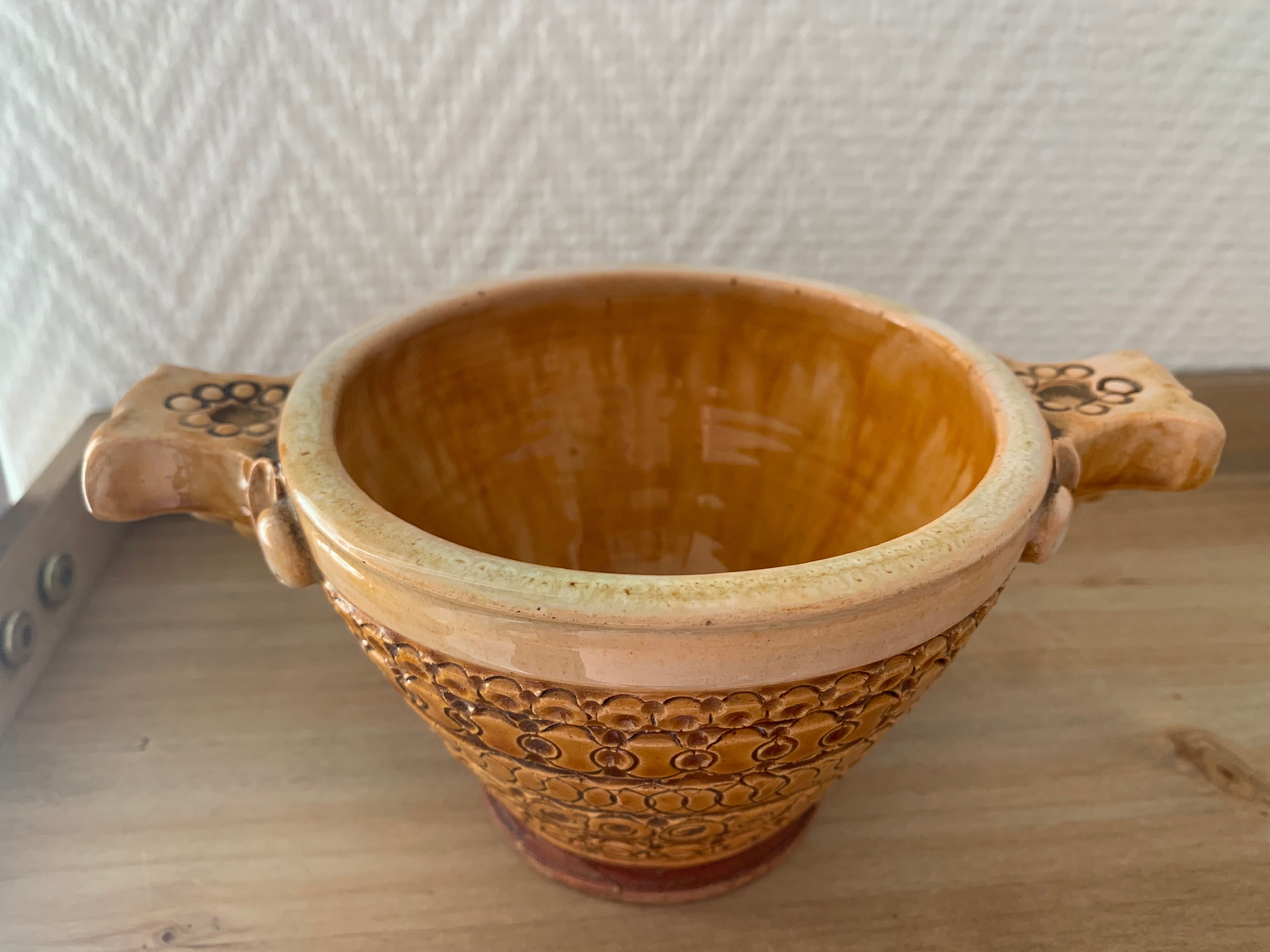 Ceramic handle cup