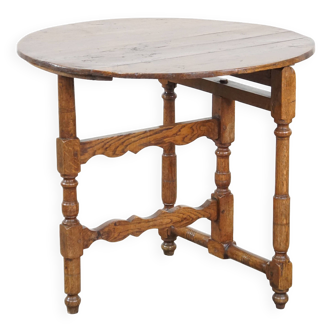 Round, folding antique 18th-century French wine/country table
