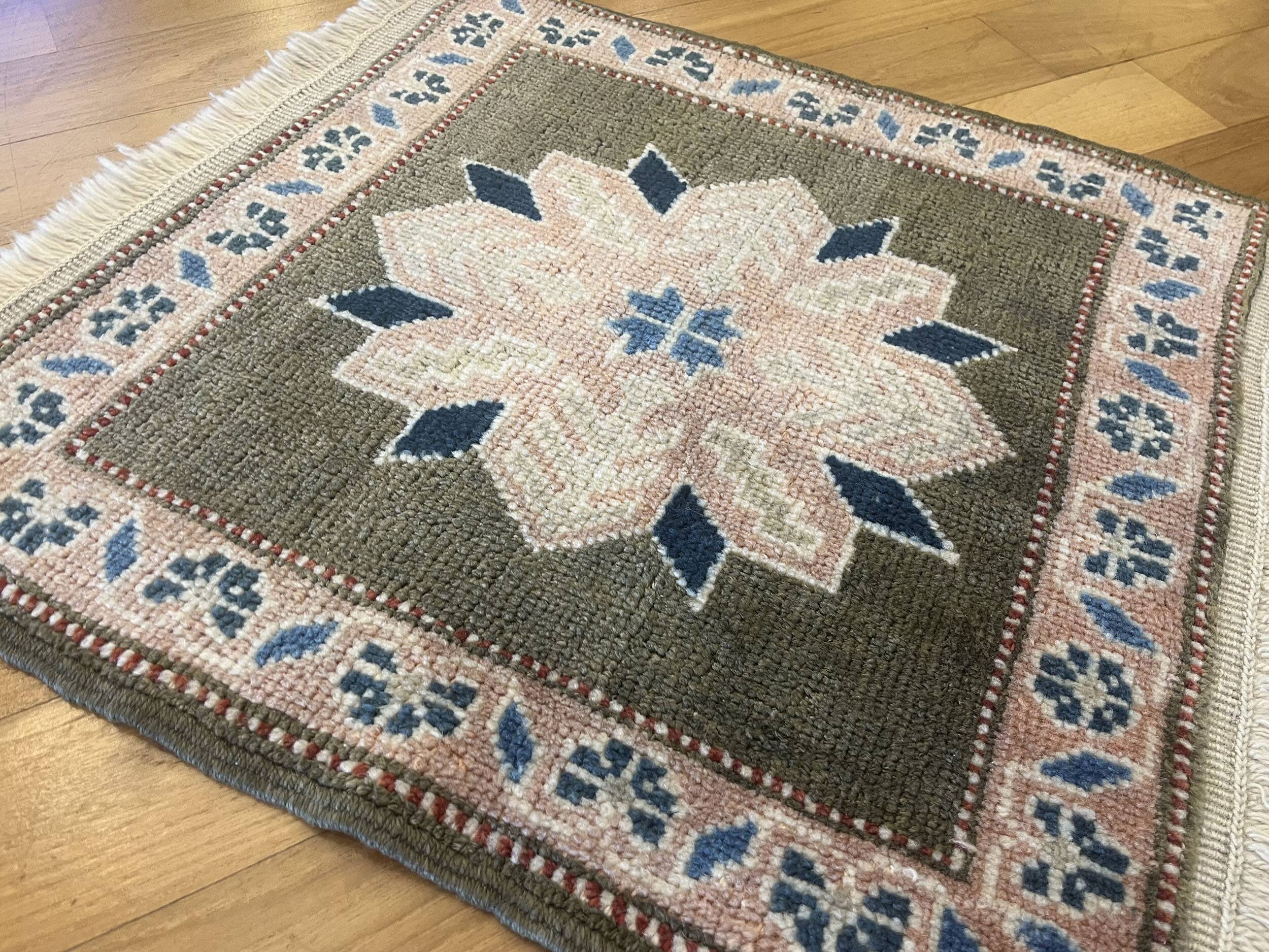 Tapis anatolien carré