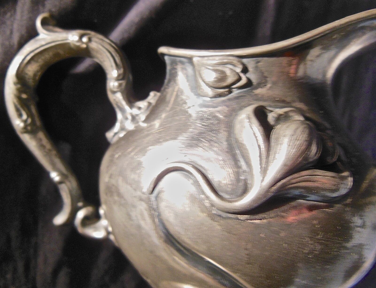 Art nouveau pourer,victor silver co,quadruple plate, liseron flower decoration
