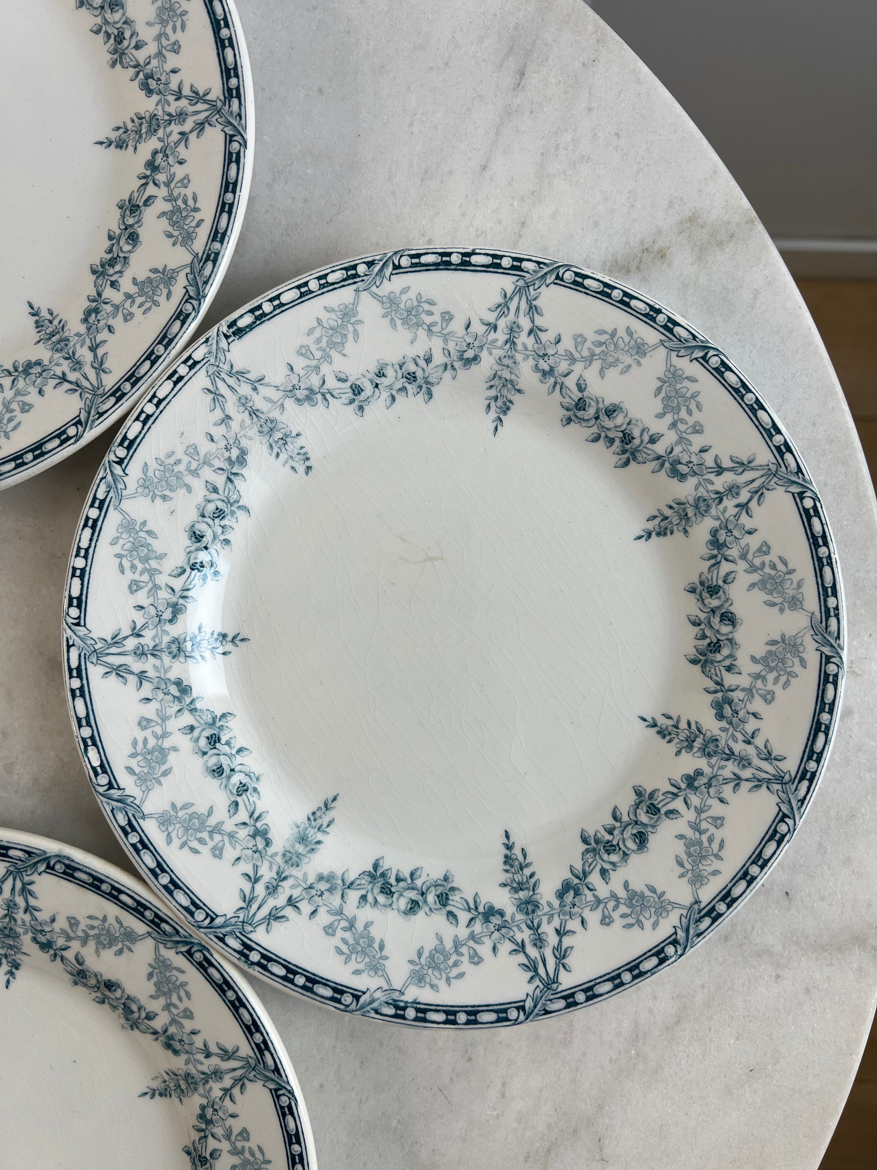 Set of 4 flat plates Creil and Montereau Labrador