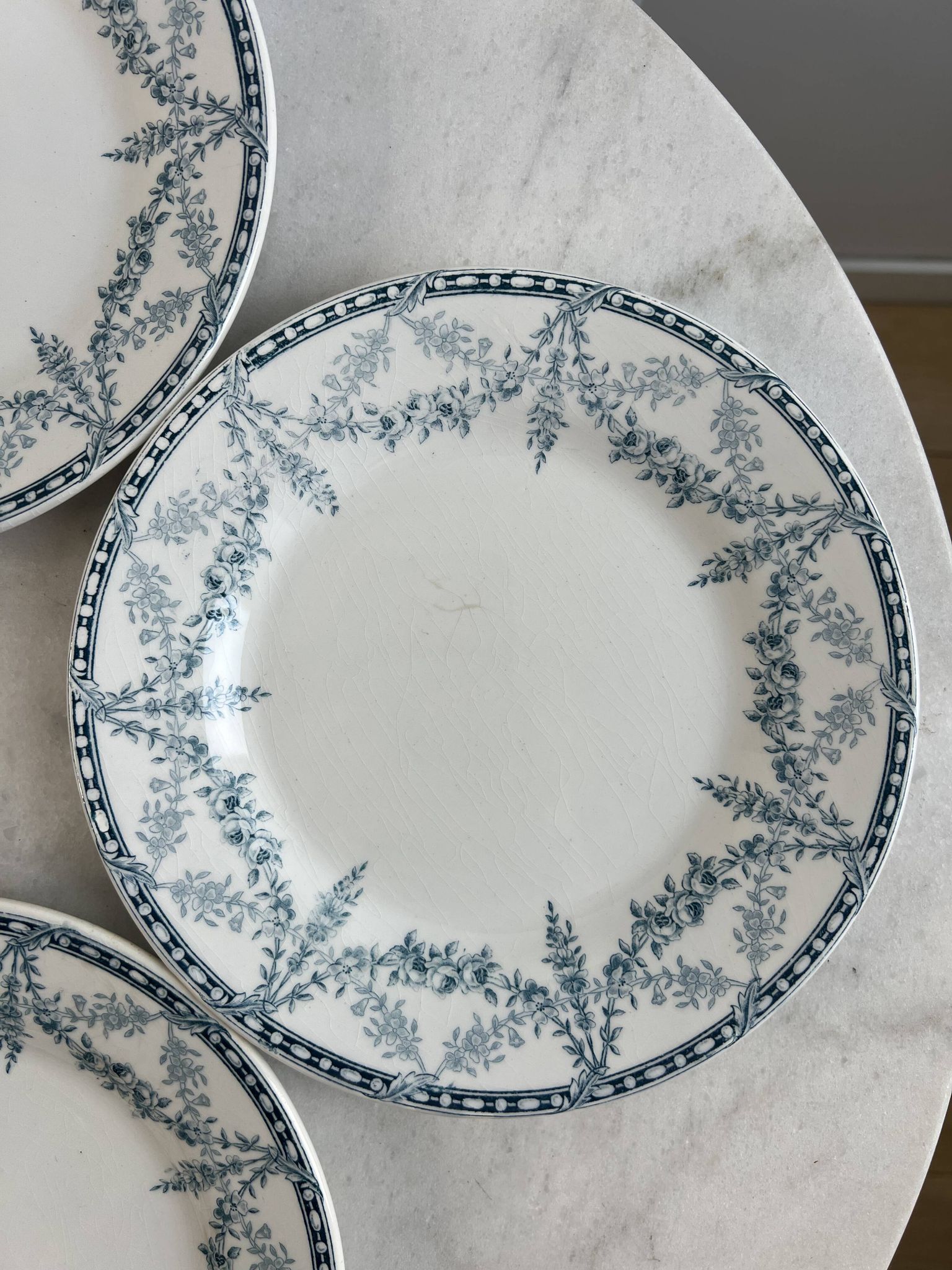 Set of 4 flat plates Creil and Montereau Labrador