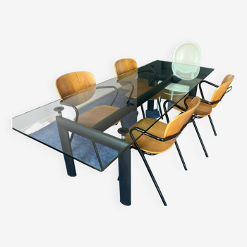 Le Corbusier table