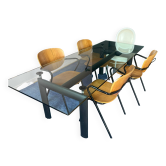 Le Corbusier table