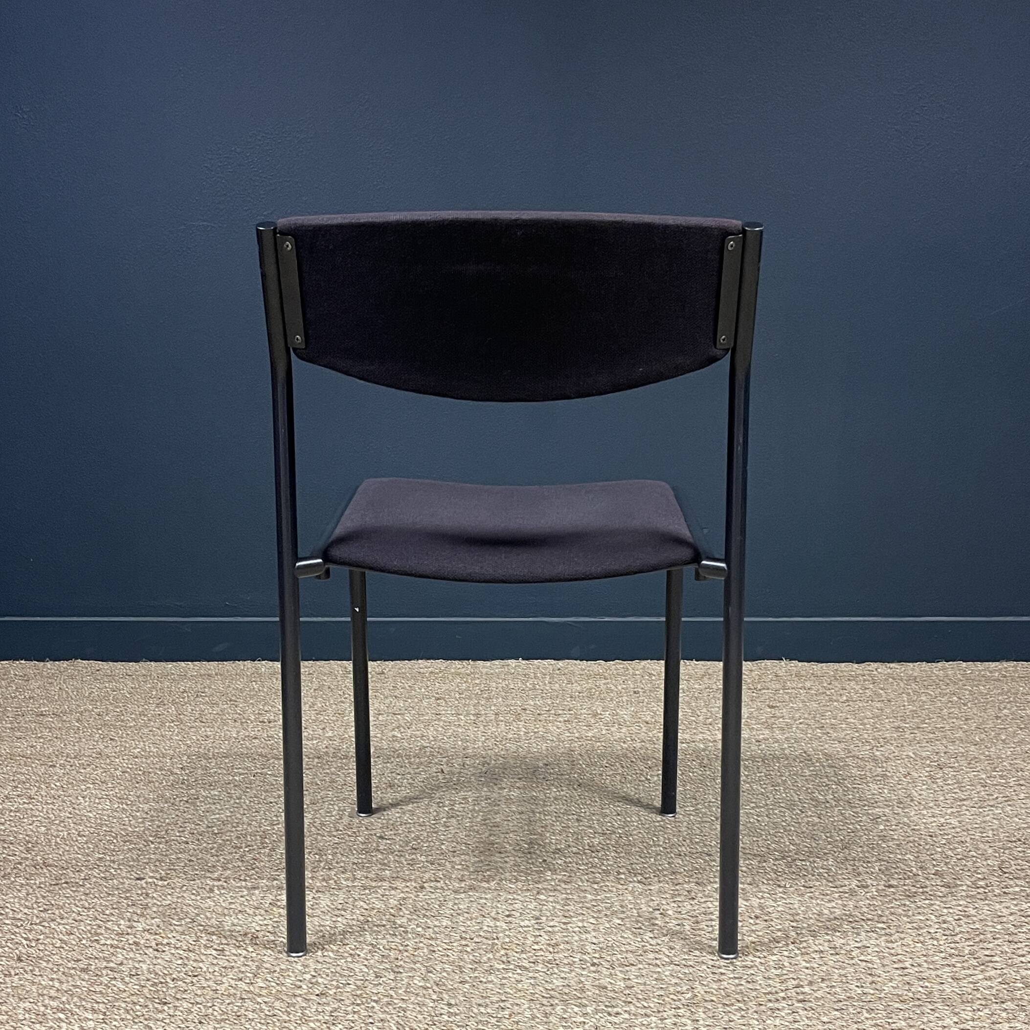 Set of 6 Gijs Van Der Sluis chairs in aubergine fabric with grey steel legs, 70s Netherlands