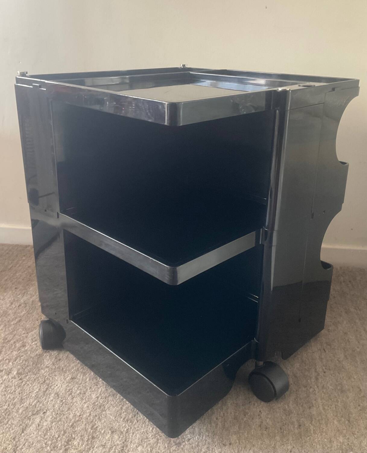 “Boby” serving trolley by Joe Colombo