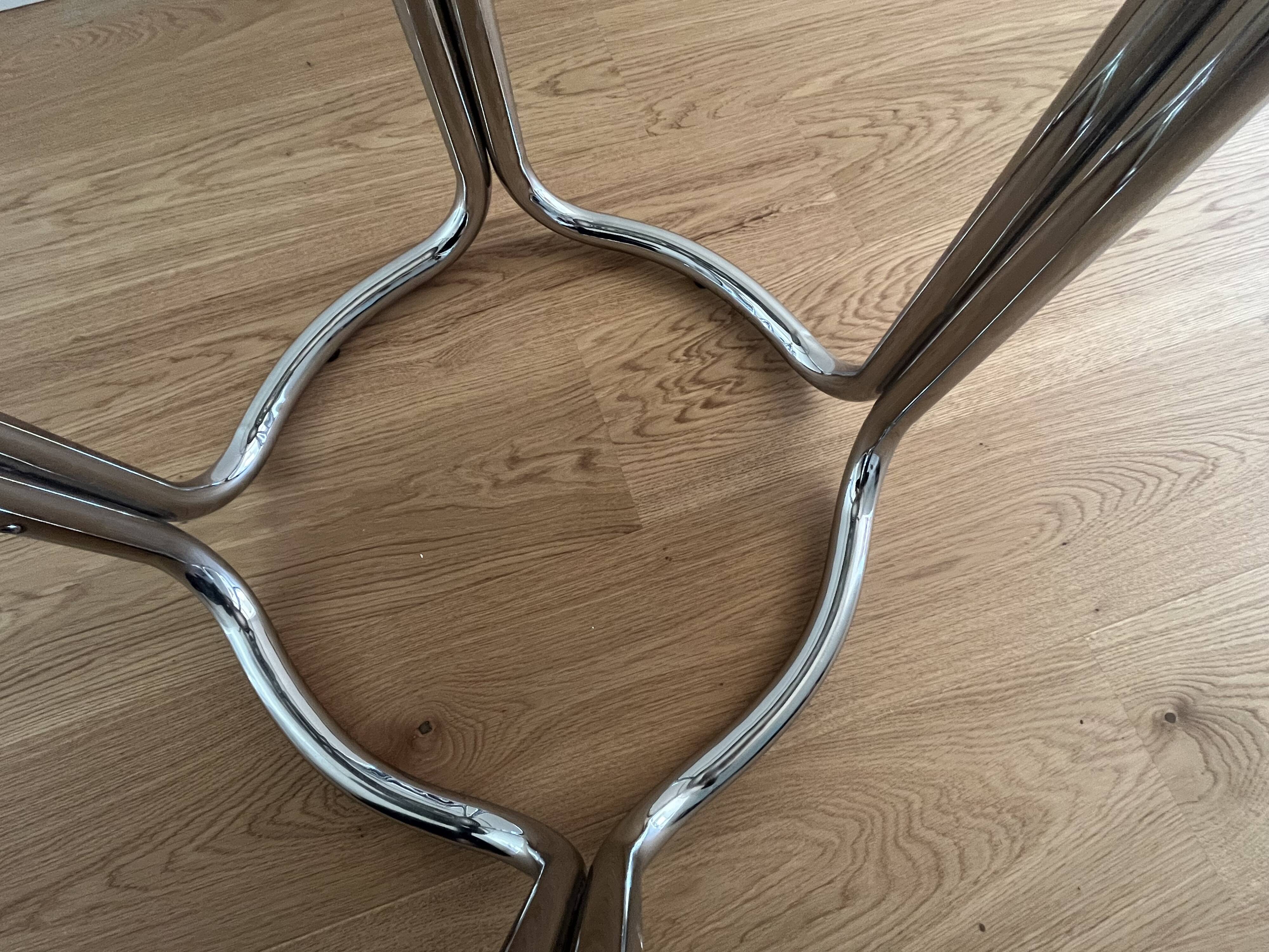 1970s dining table designed by Harvey Guzzini