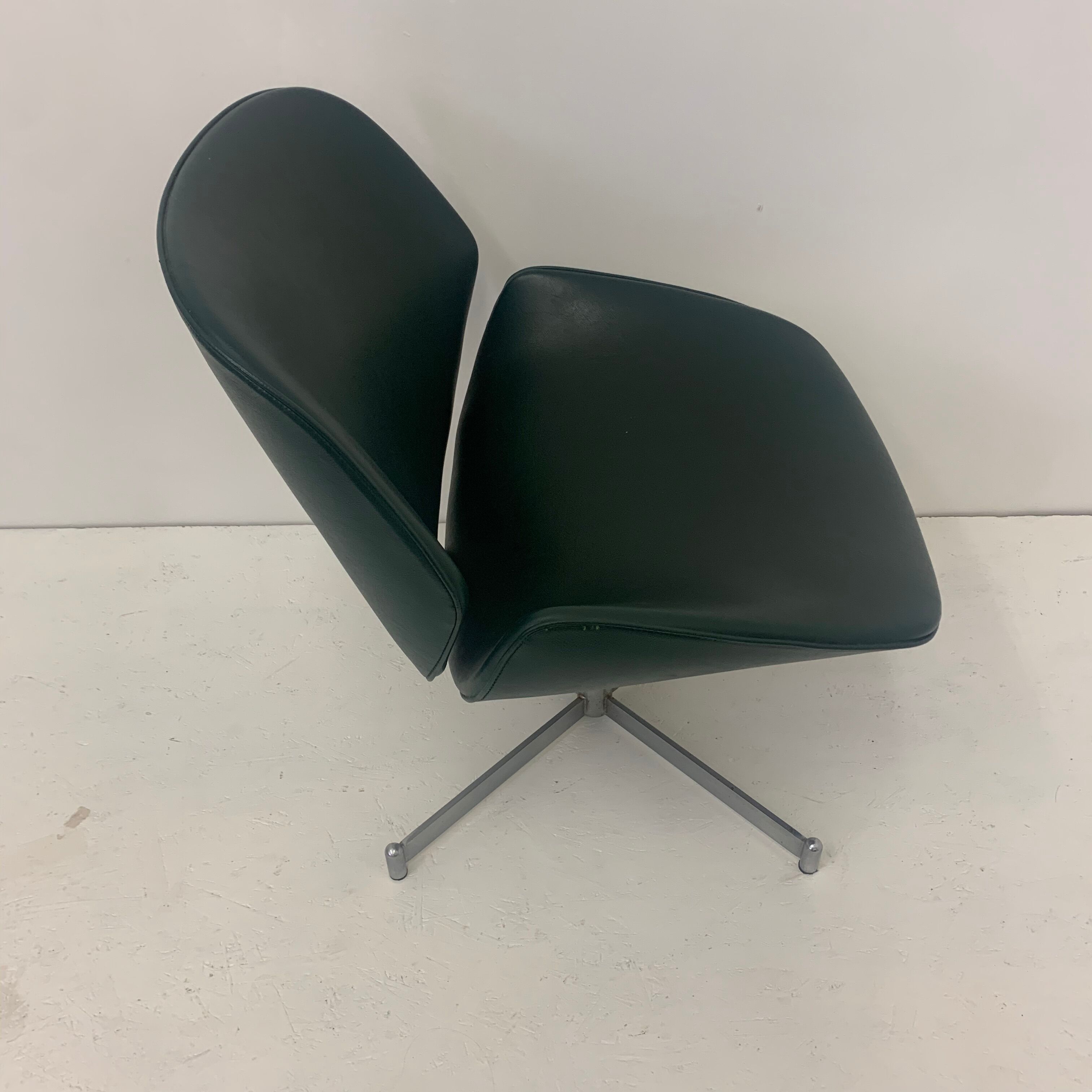 Exquisite armchair by Geoffrey Harcourt published by Artifort, 1960