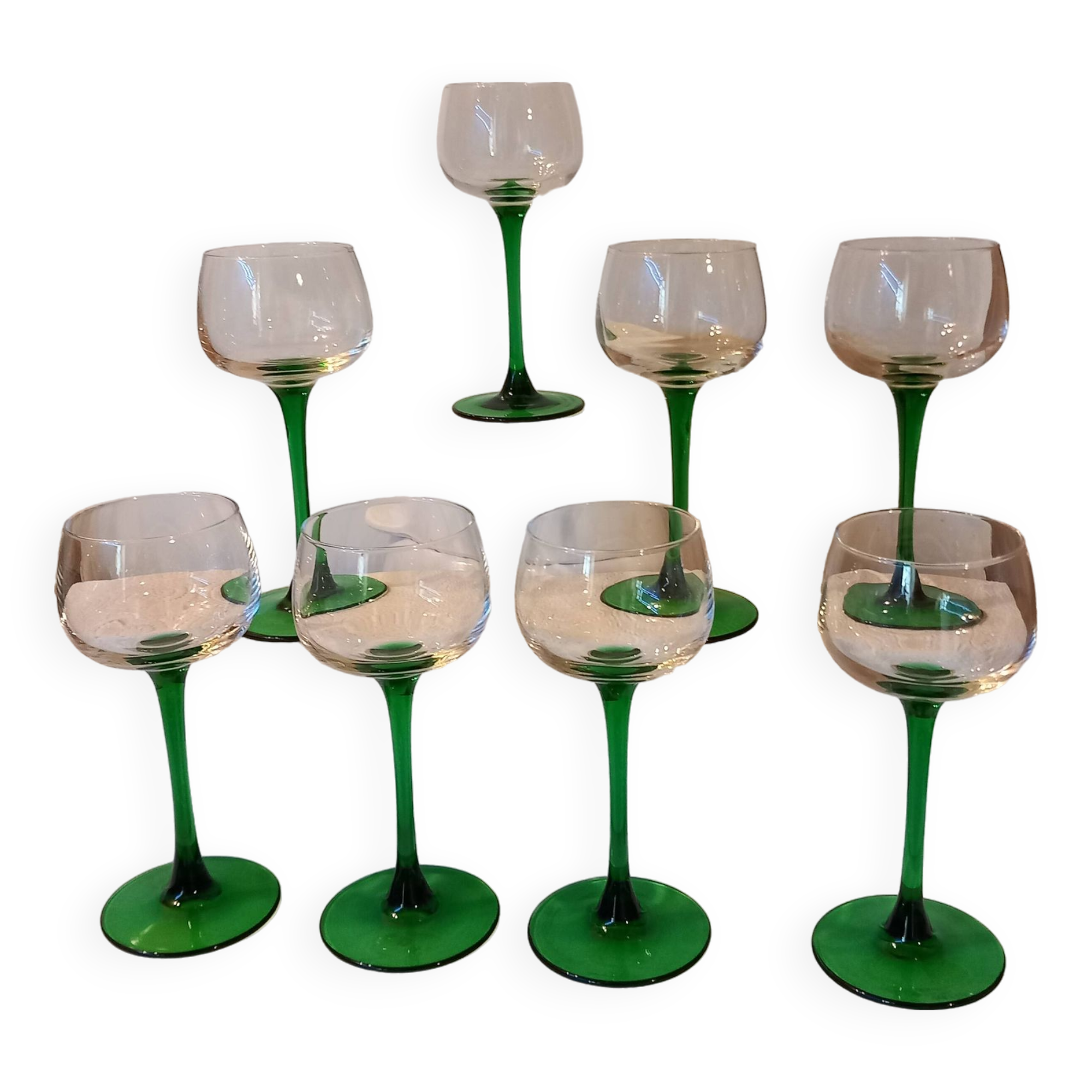 8 Luminarc white wine stemmed glasses