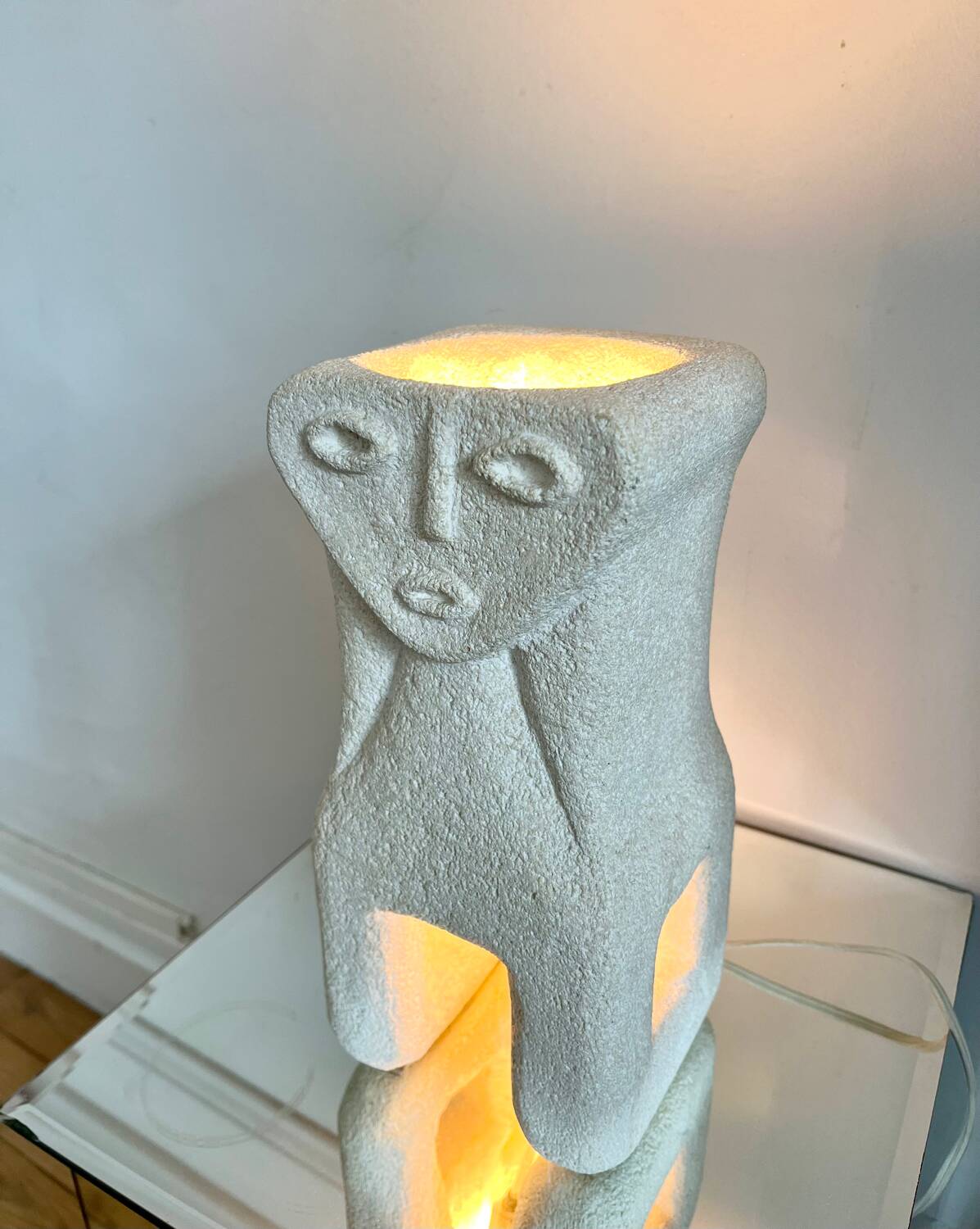Stone lamp by sculptor Albert Tormos
