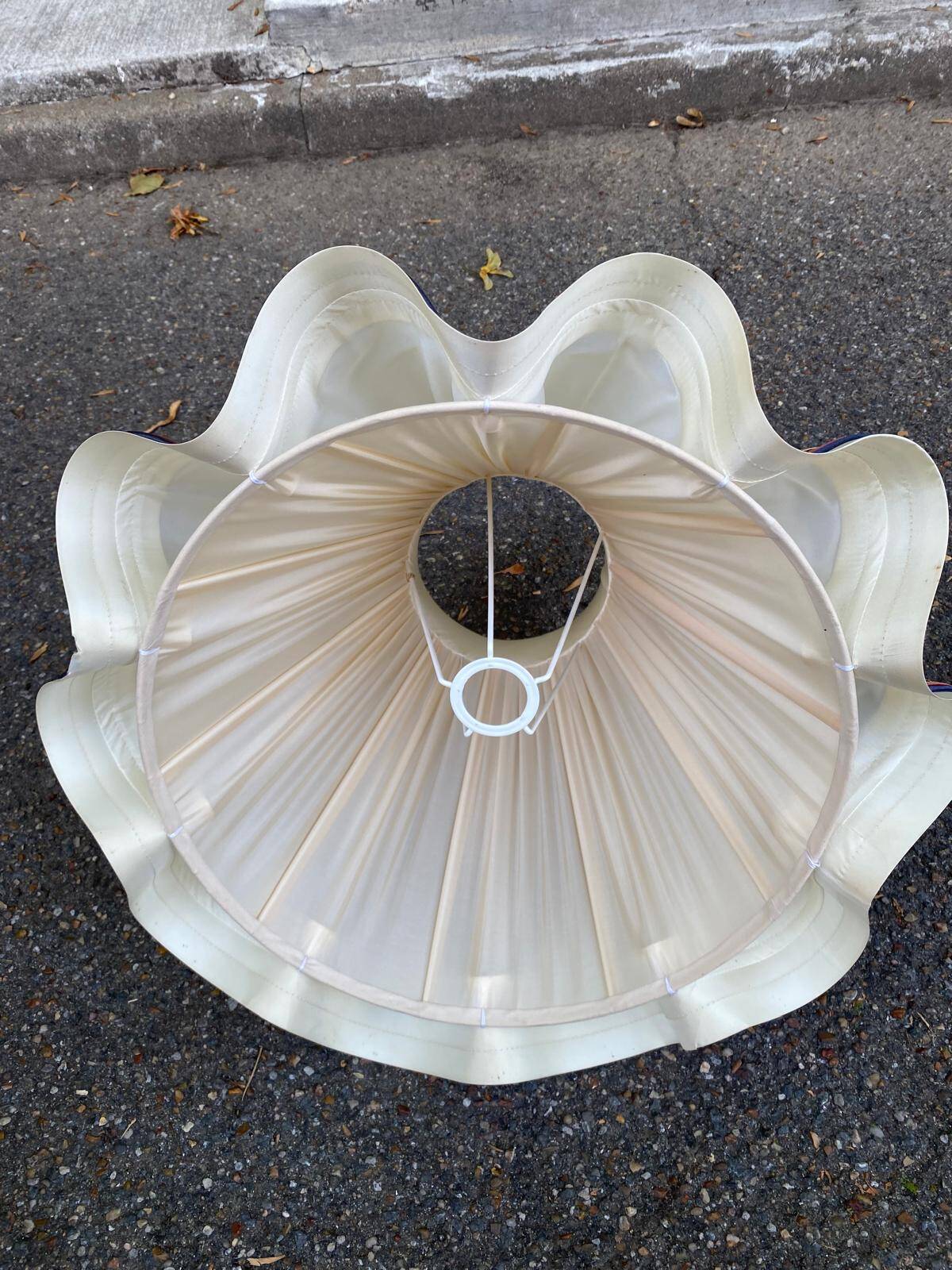 Vintage pleated scalloped lampshade — Cream fabric & floral embroidered trim