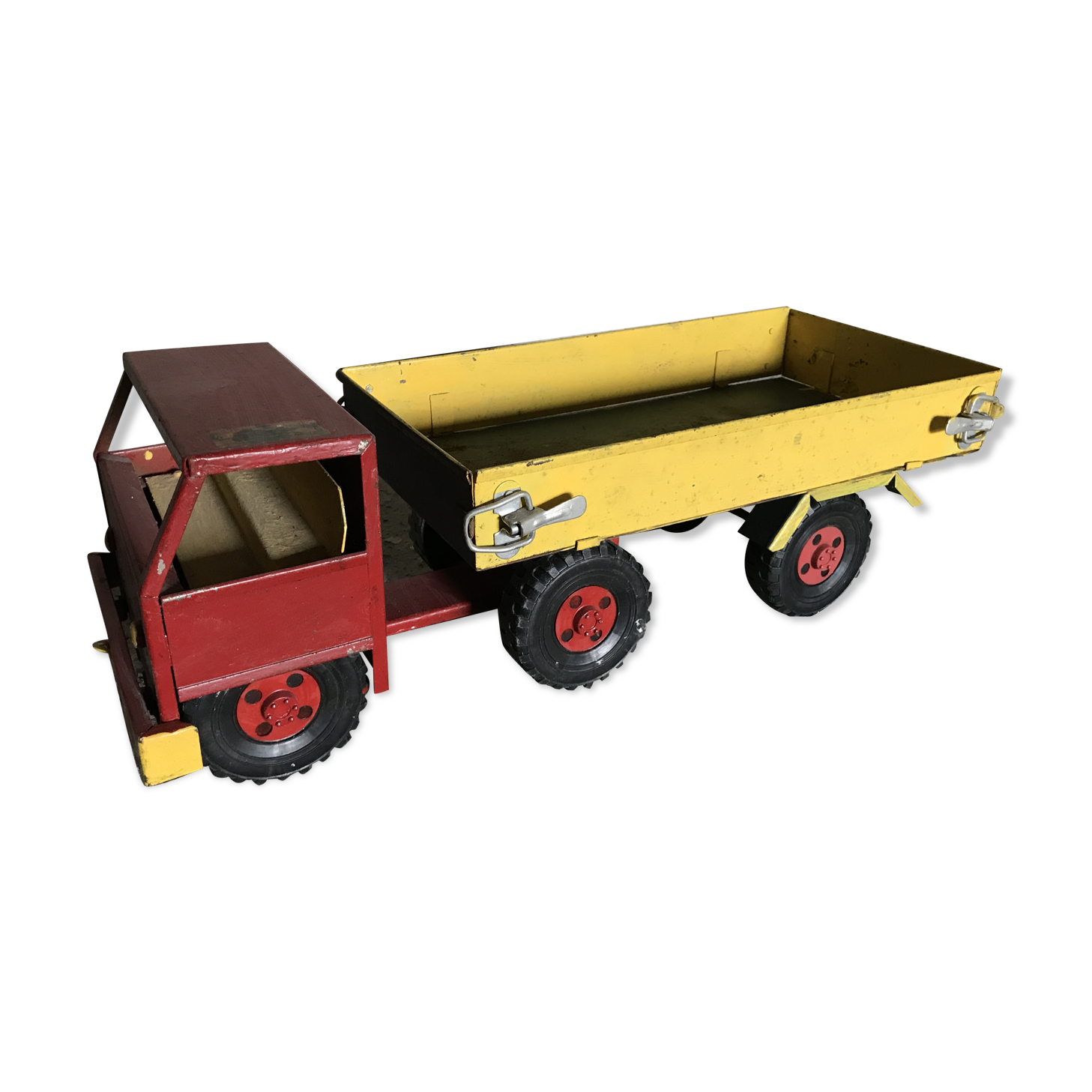 Former 50s metal dump truck vintage