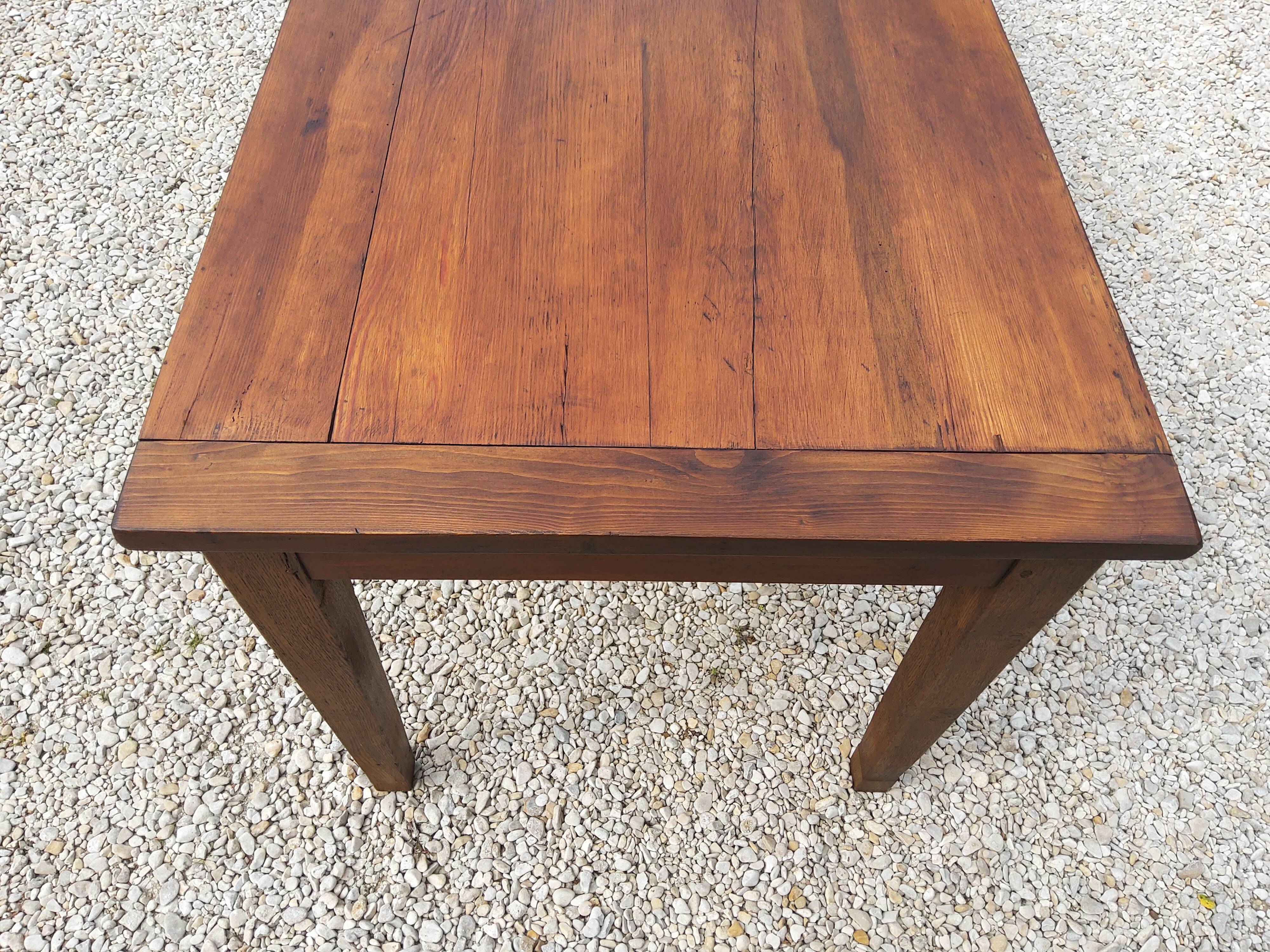 Farm table