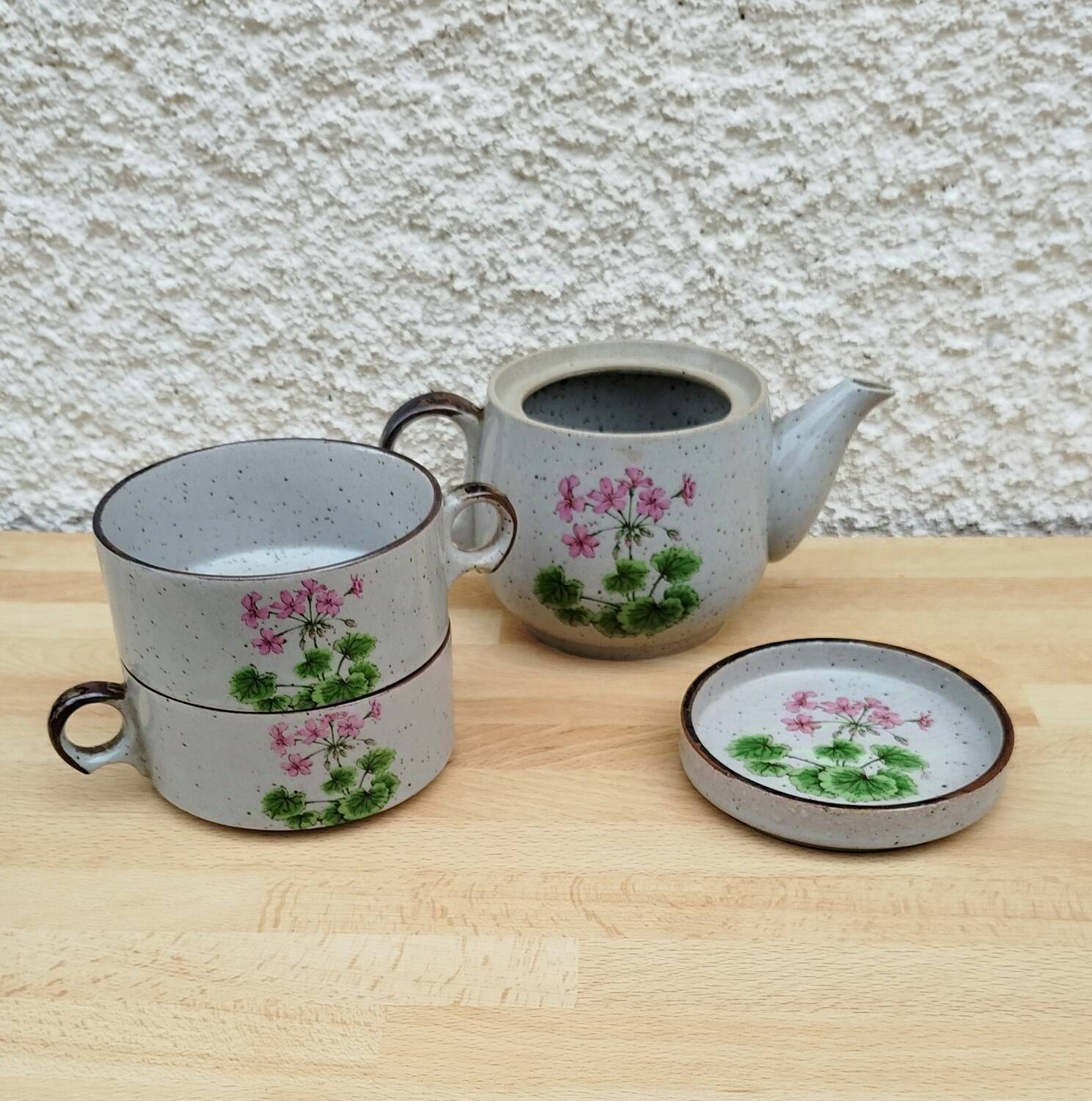 Teapot / herbal tea service