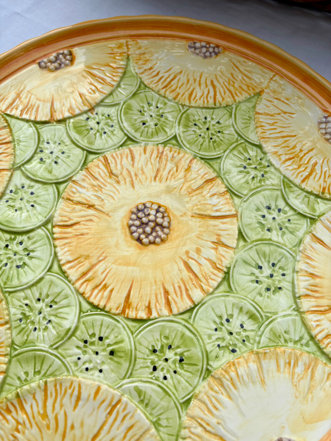 Serving dish with pineapple and kiwi glaze