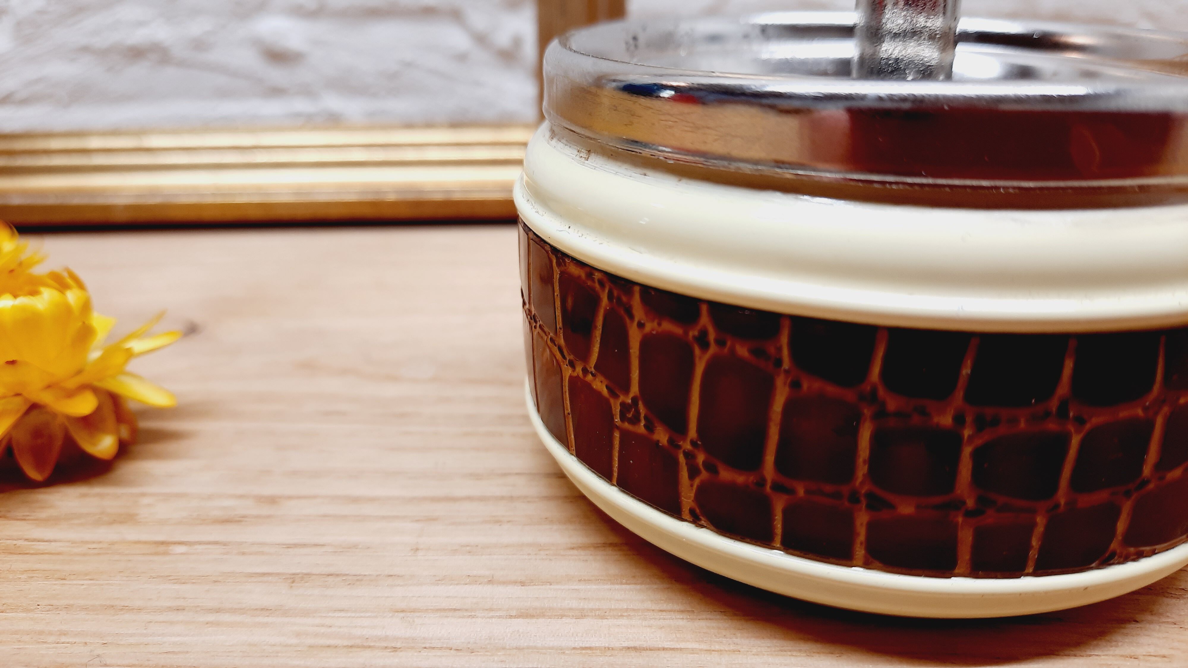 Vintage pusher ashtray