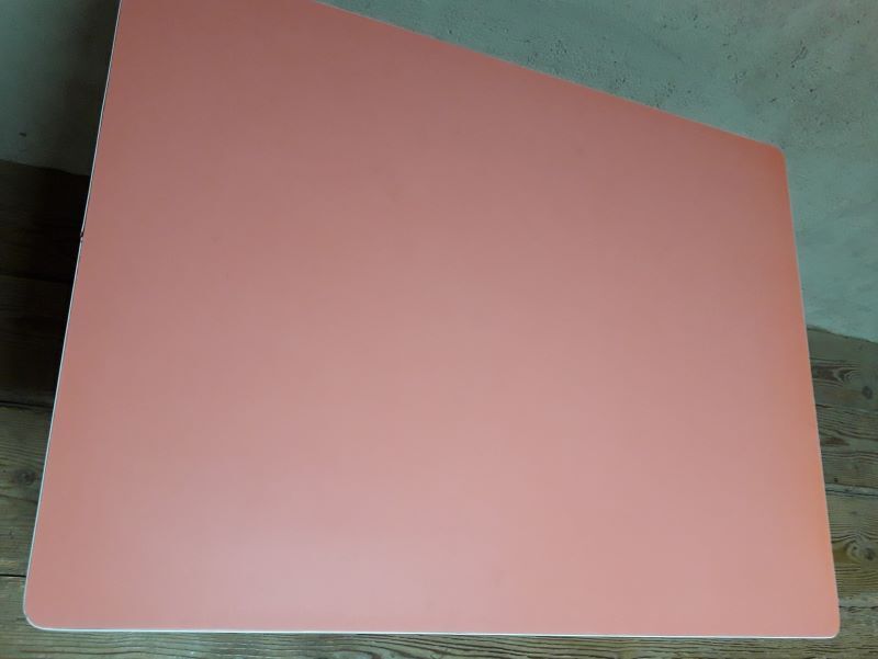 Table formica chrome