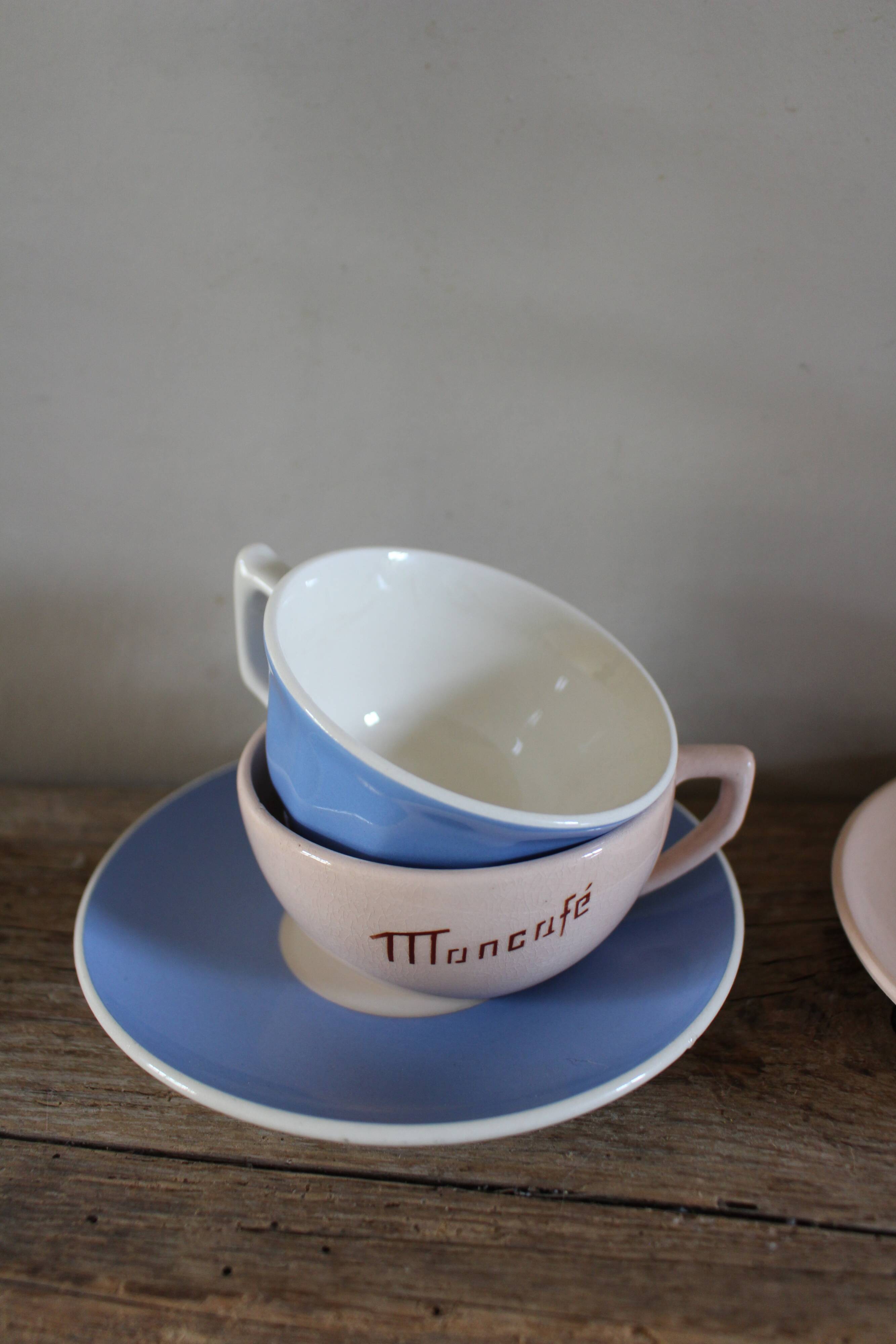 2 coffee cups and saucers pink Digoin Sarreguemines blue Villeroy Boch