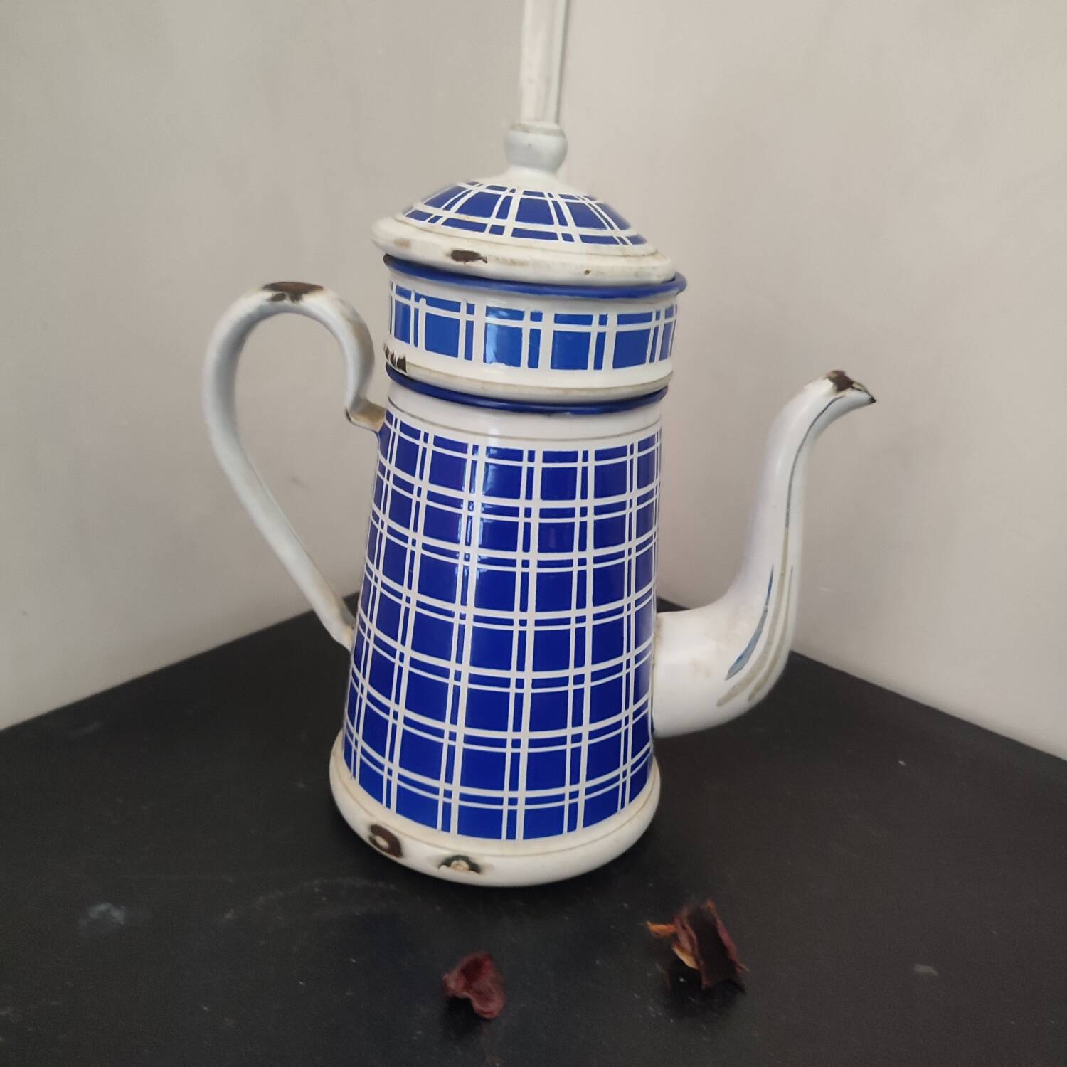 Antique BB Frères enamelled sheet metal coffee maker, Damier model
