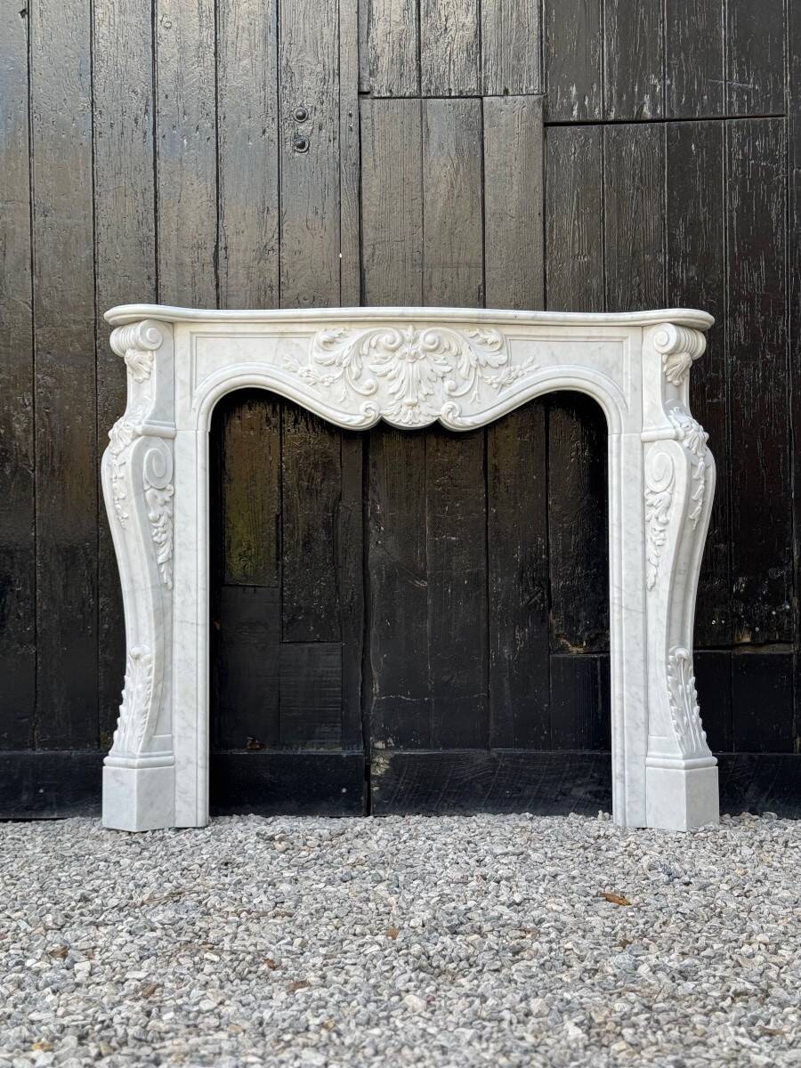 Cheminée De Style Louis XV En Marbre De Carrare, Vers 1980