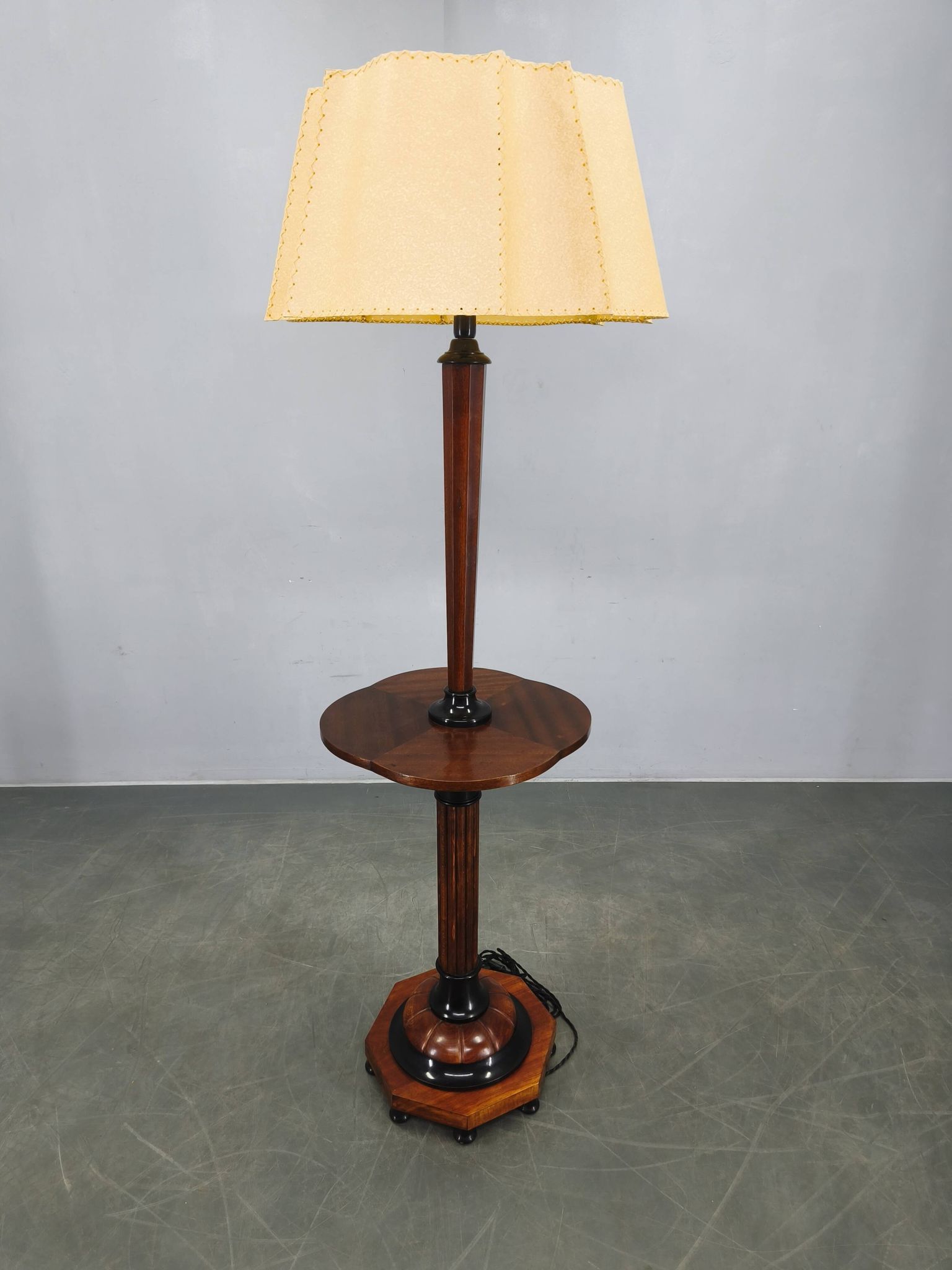Lampadaire art déco avec table, Suède, années 1940