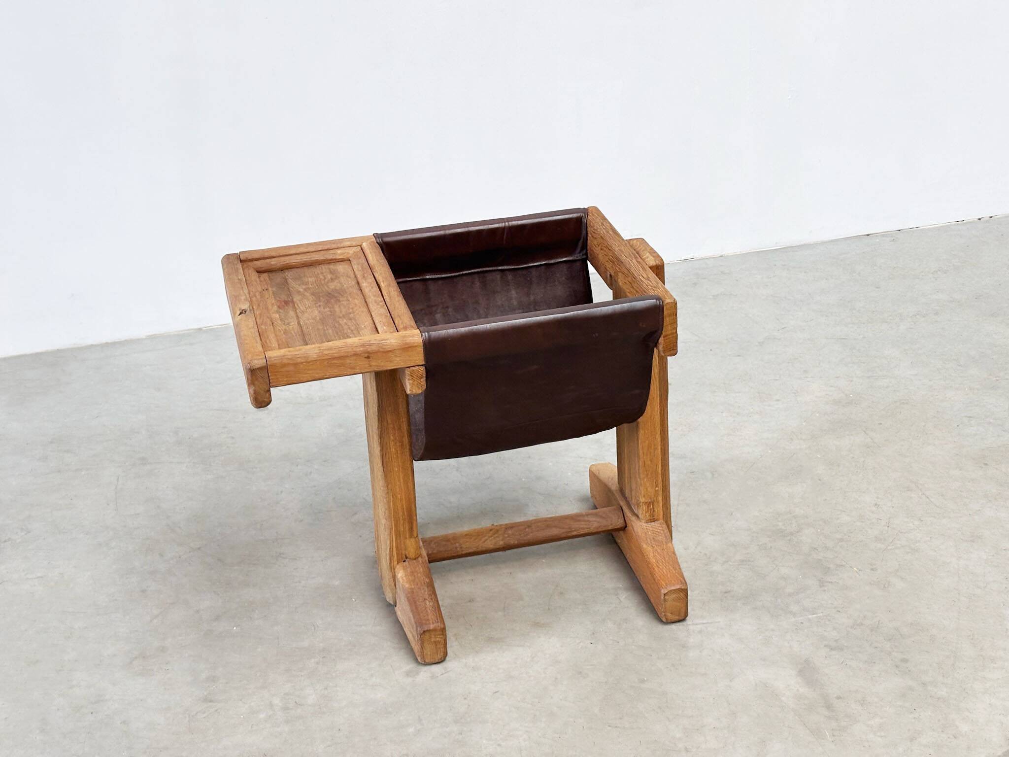 Table d'appoint française des années 1960
