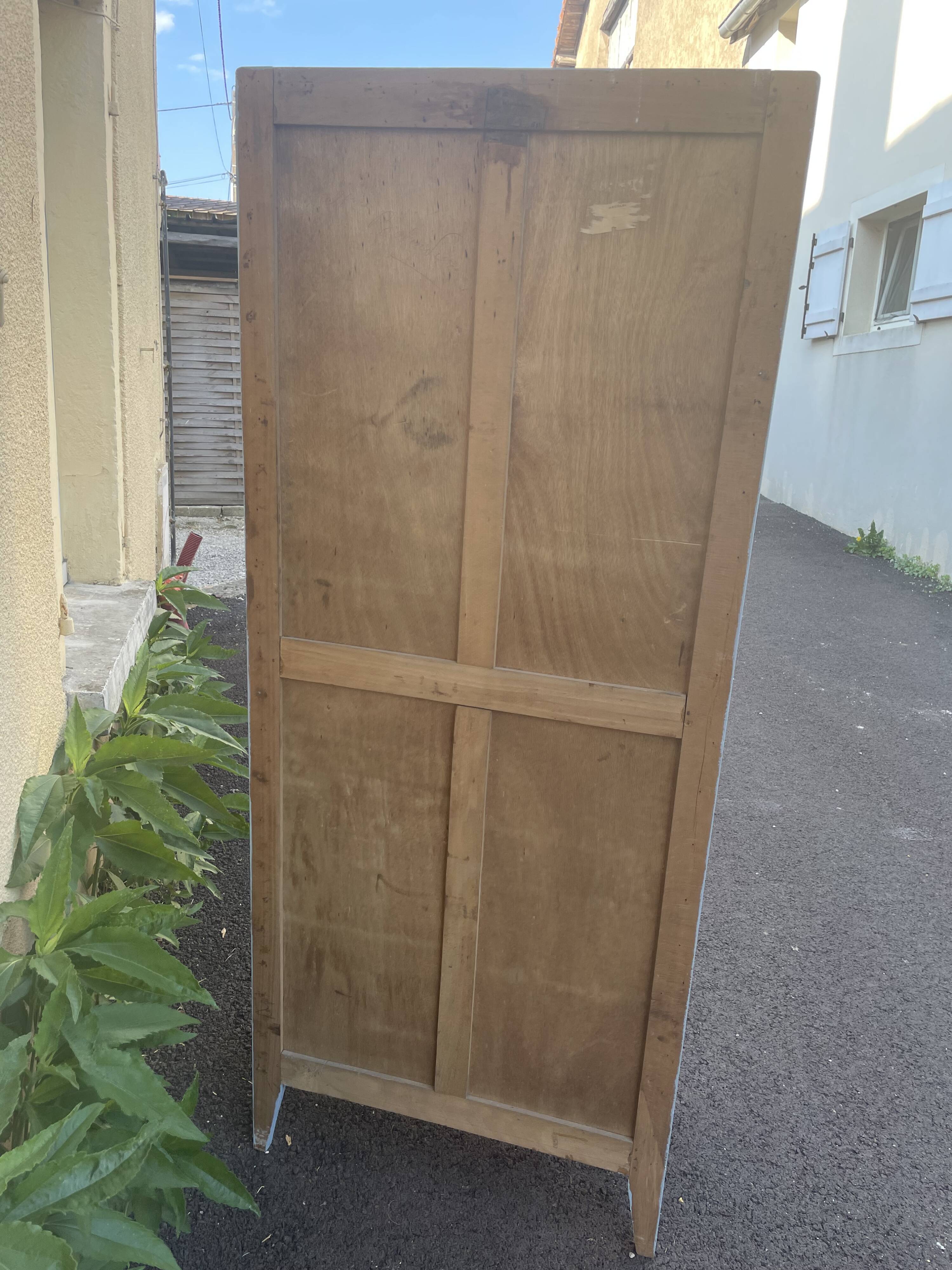 Armoire parisienne