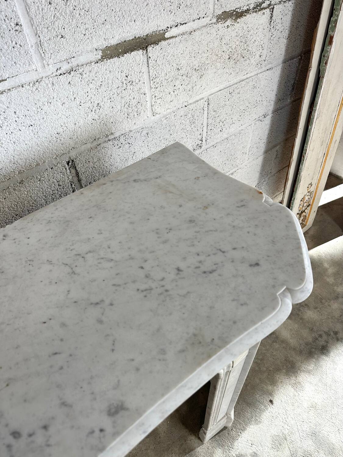 19th century white Carrara marble fireplace