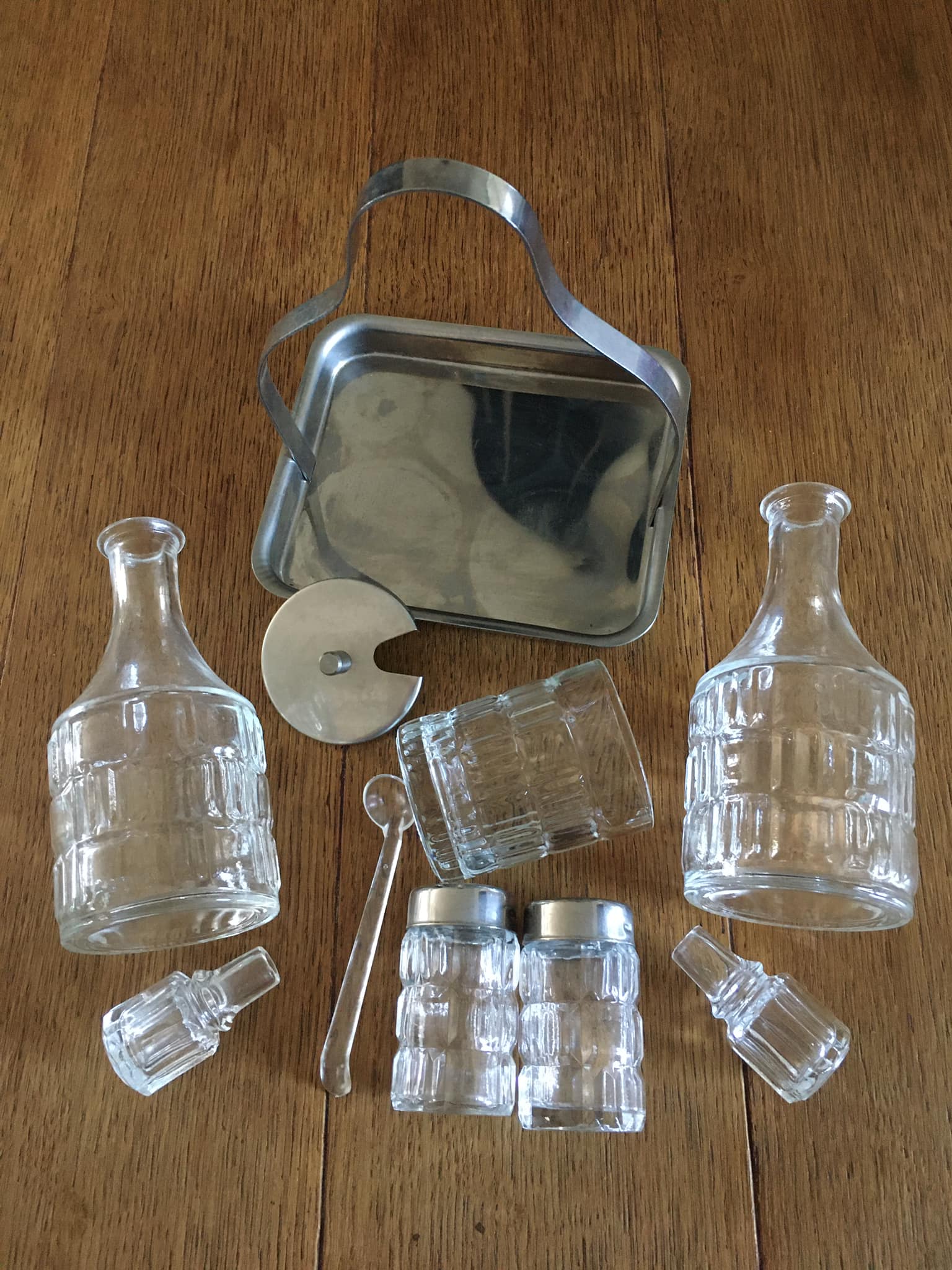 Complete servant consisting of 5 pieces of glass with stainless steel support