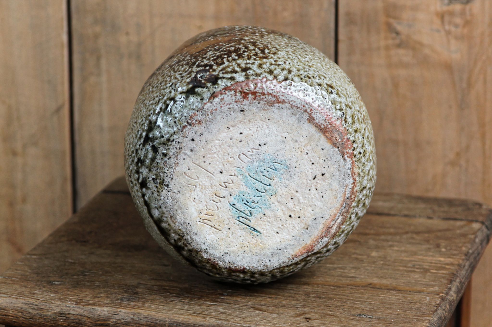 Saltstone vase, Plomelin