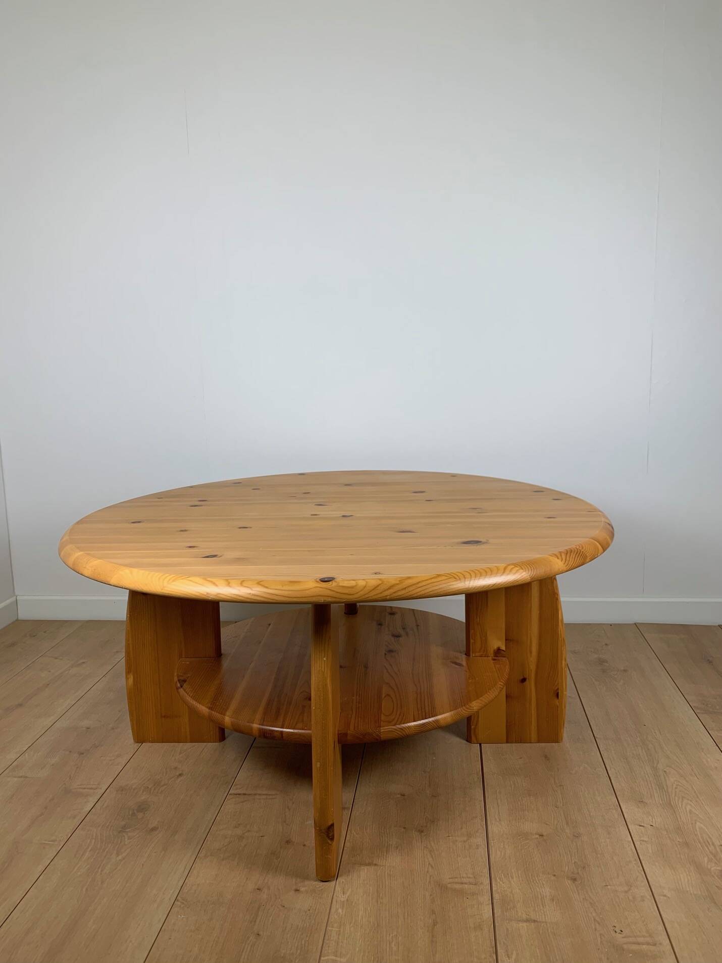 Modernist pine coffee table 1980/90