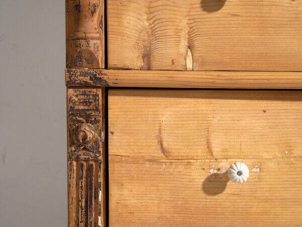 Commode ancienne en bois massif (vers 1920)